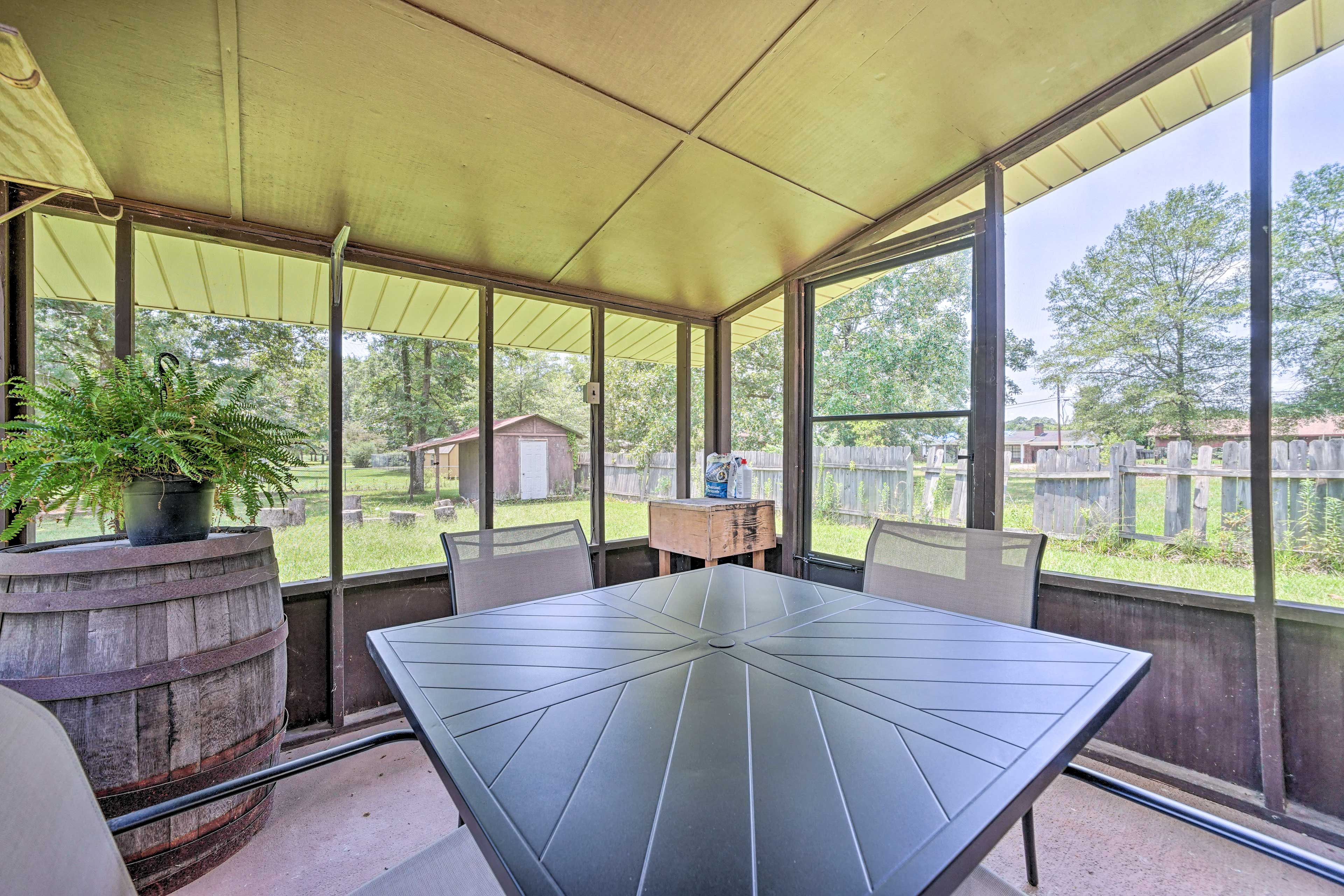 Screened-In Porch