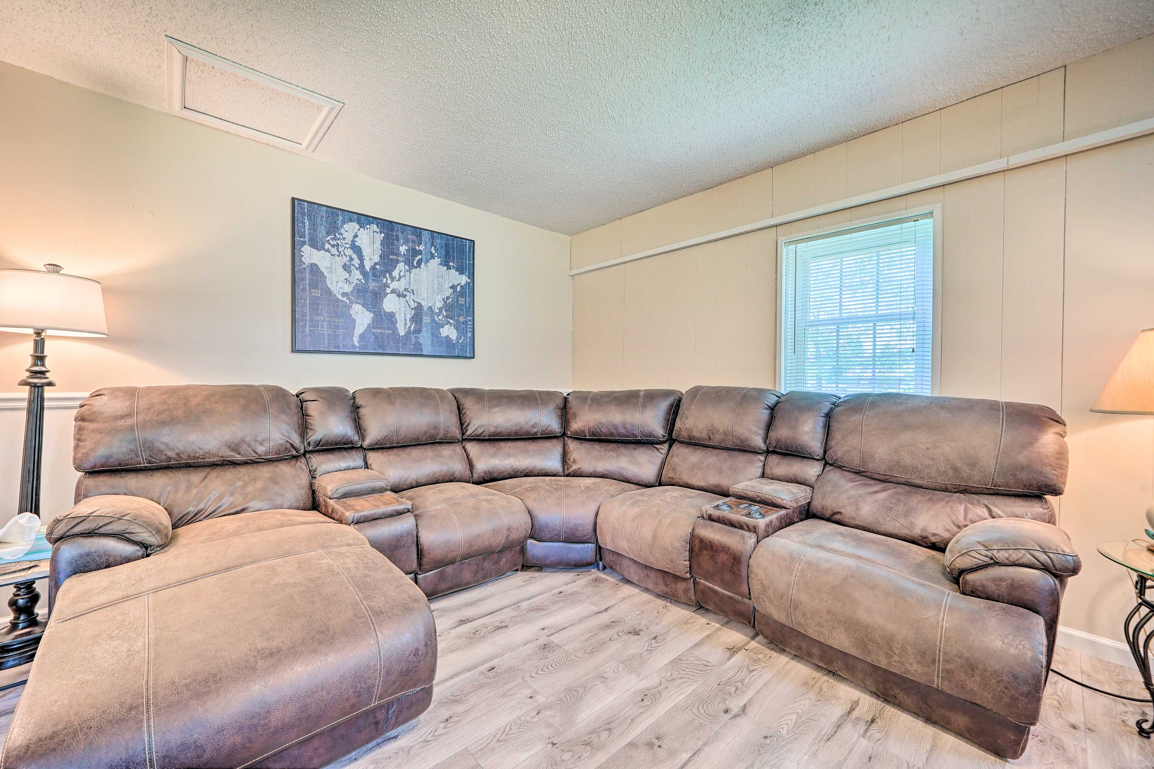 Main Living Area | Free WiFi | Single-Story Home