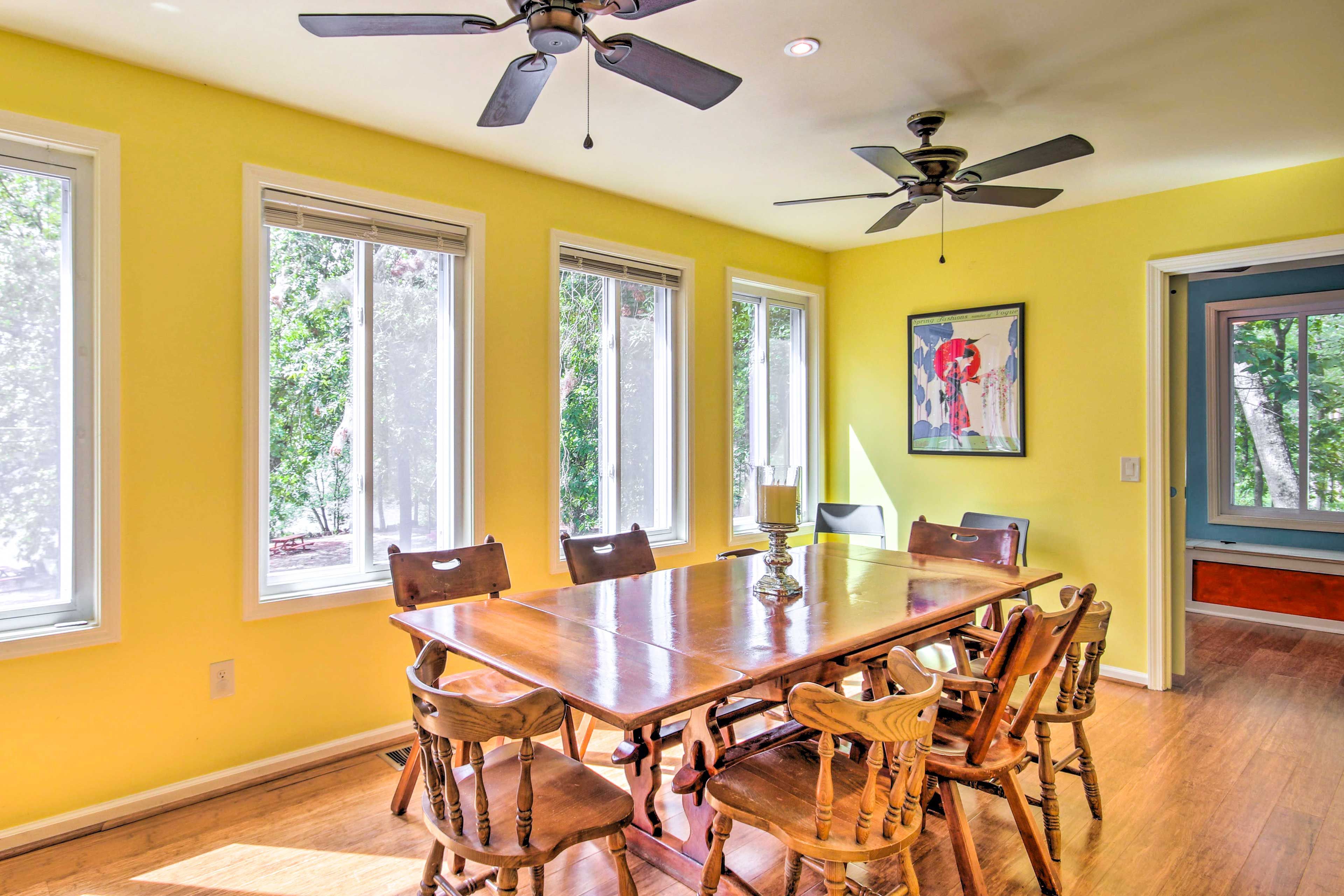 Dining Room | Dishware/Flatware Provided
