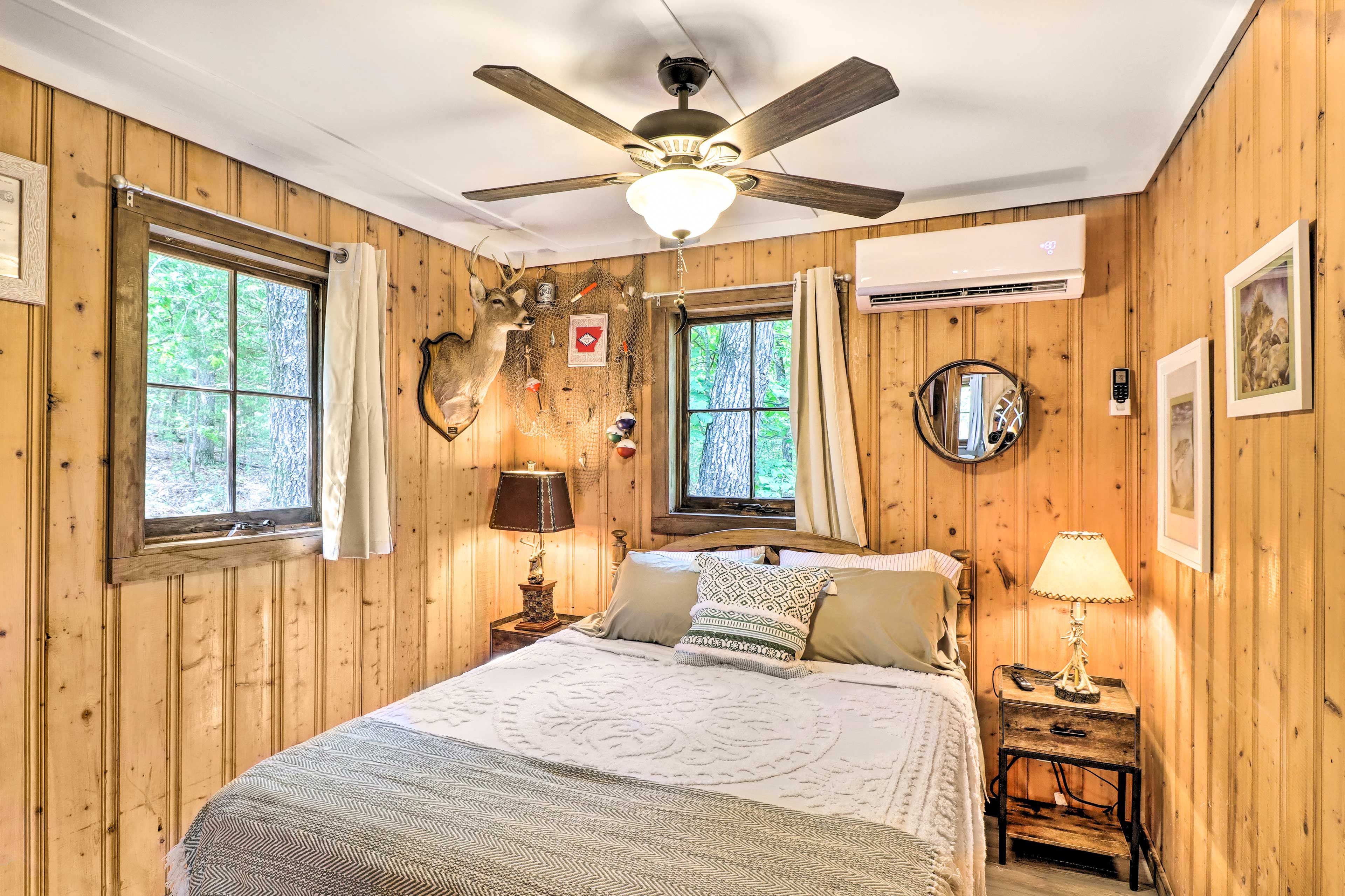Bedroom 2 | Queen Bed