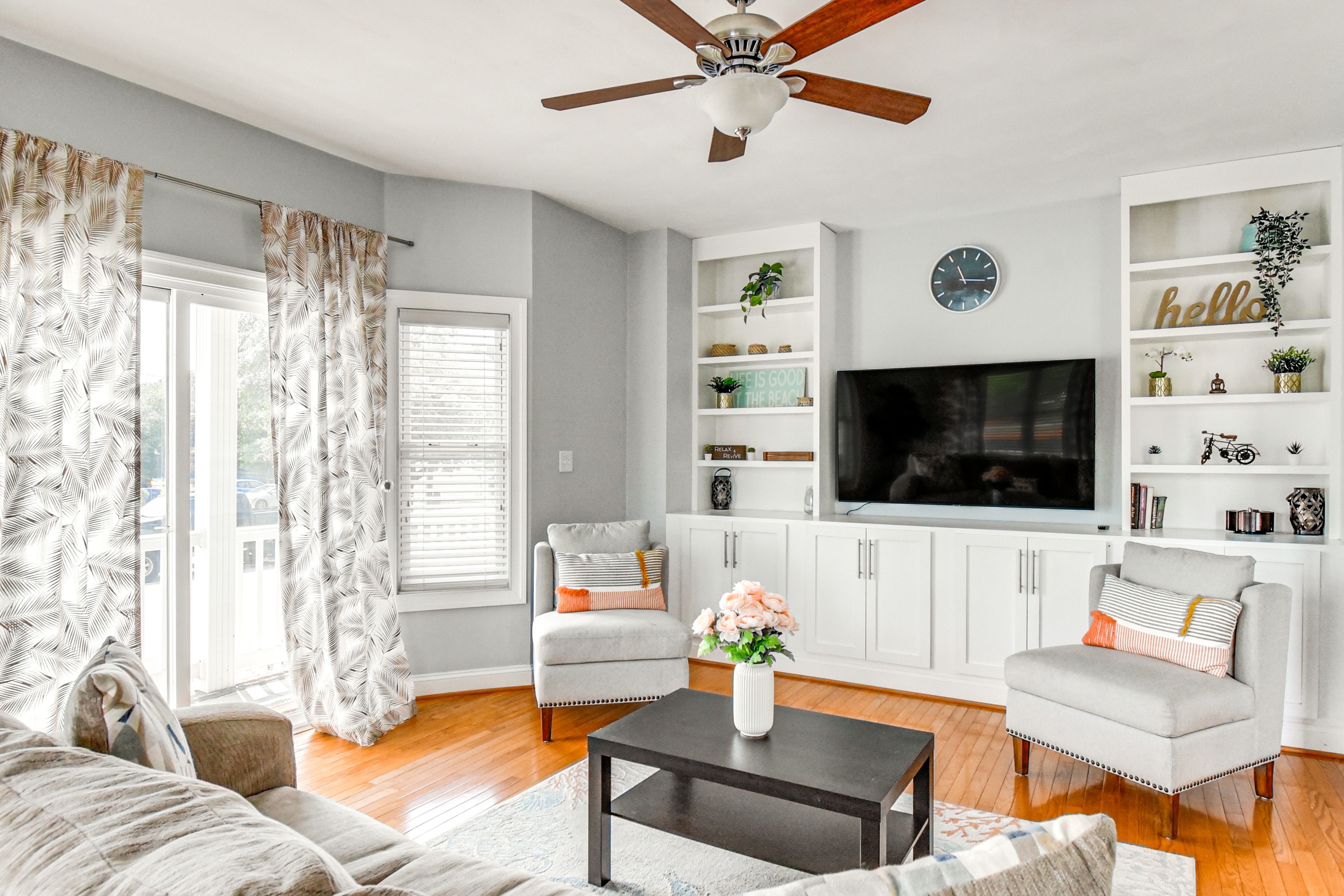 Living Room | Smart TV | Central A/C | Queen Sleeper Sofa | 1st Floor