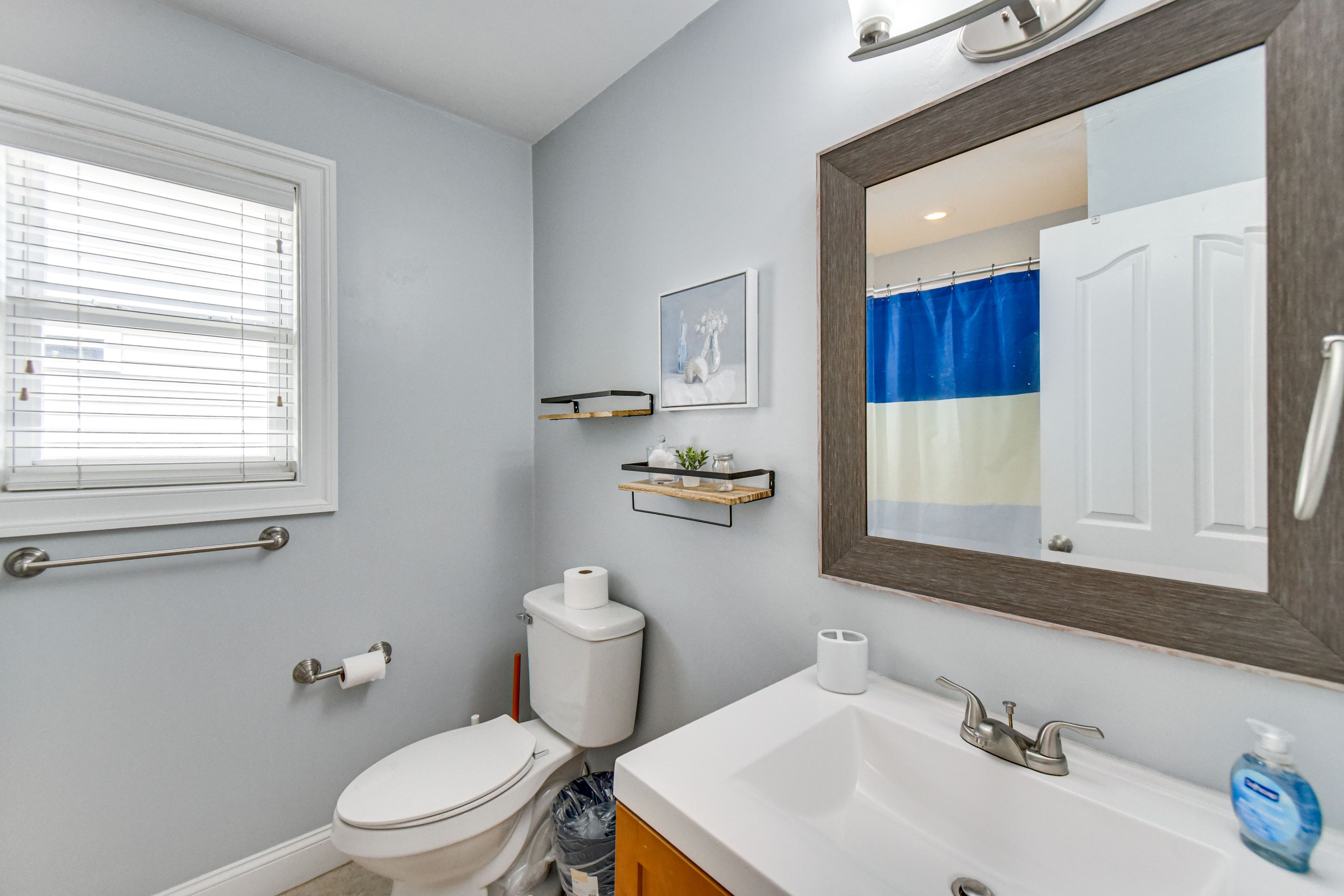 Bathroom | 2nd Floor