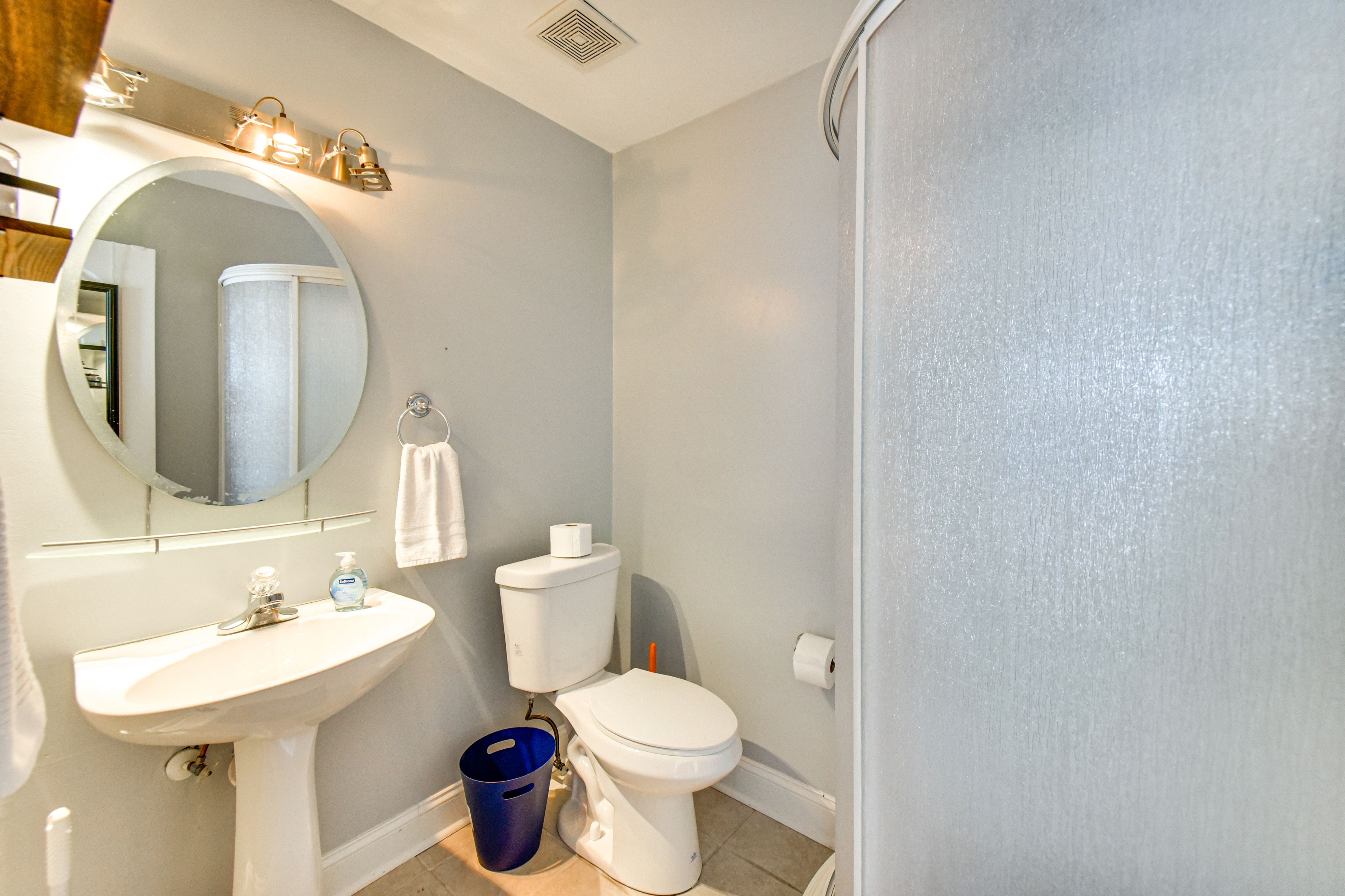 En-Suite Bathroom (Detached Studio) | 2nd Floor