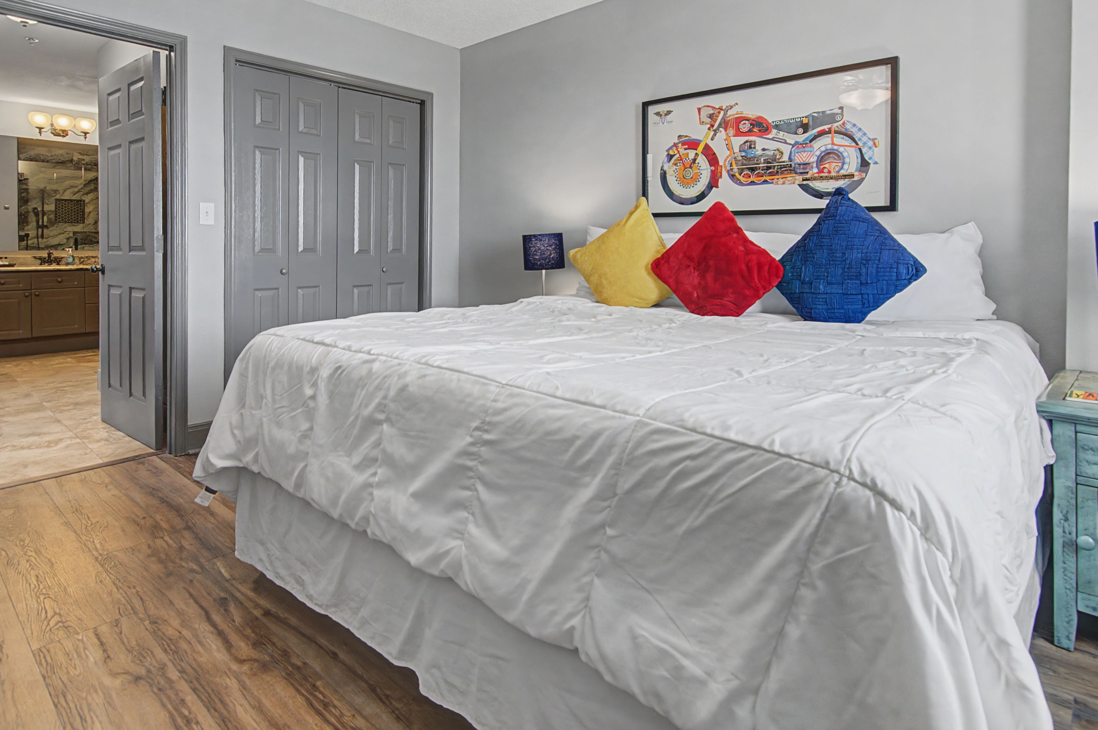 Bedroom 2 | King Bed | Smart TV