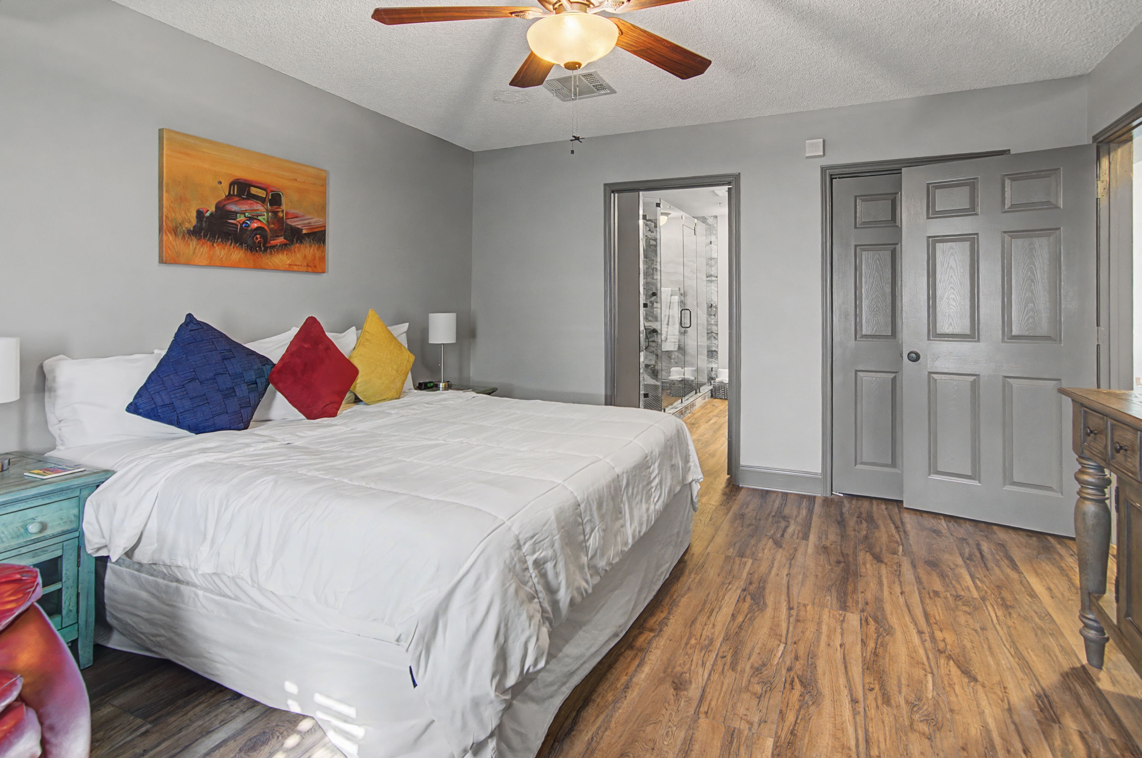 Bedroom 1 | King Bed | Smart TV