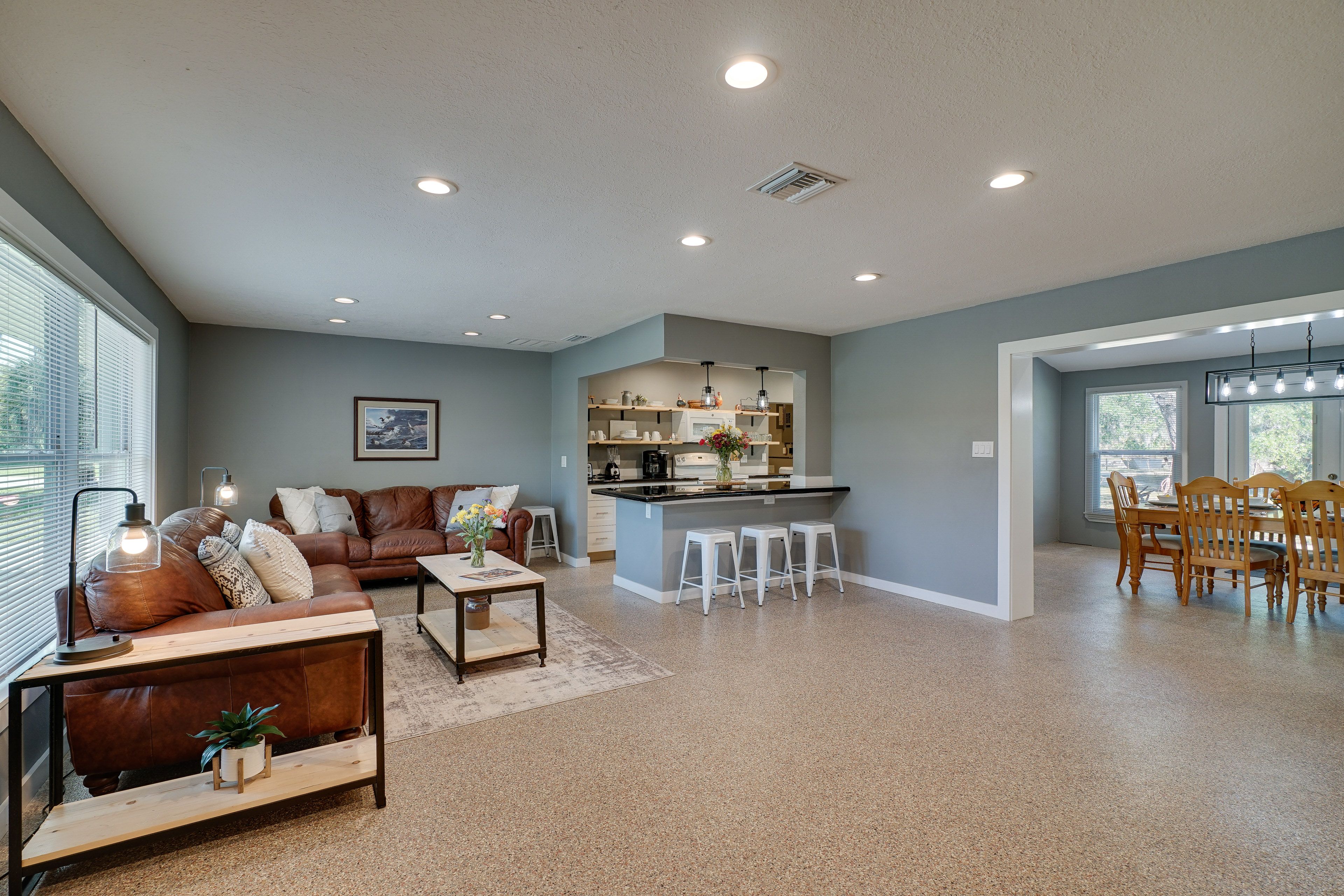 Living Room | Main Floor | Wireless Internet | Smart TV