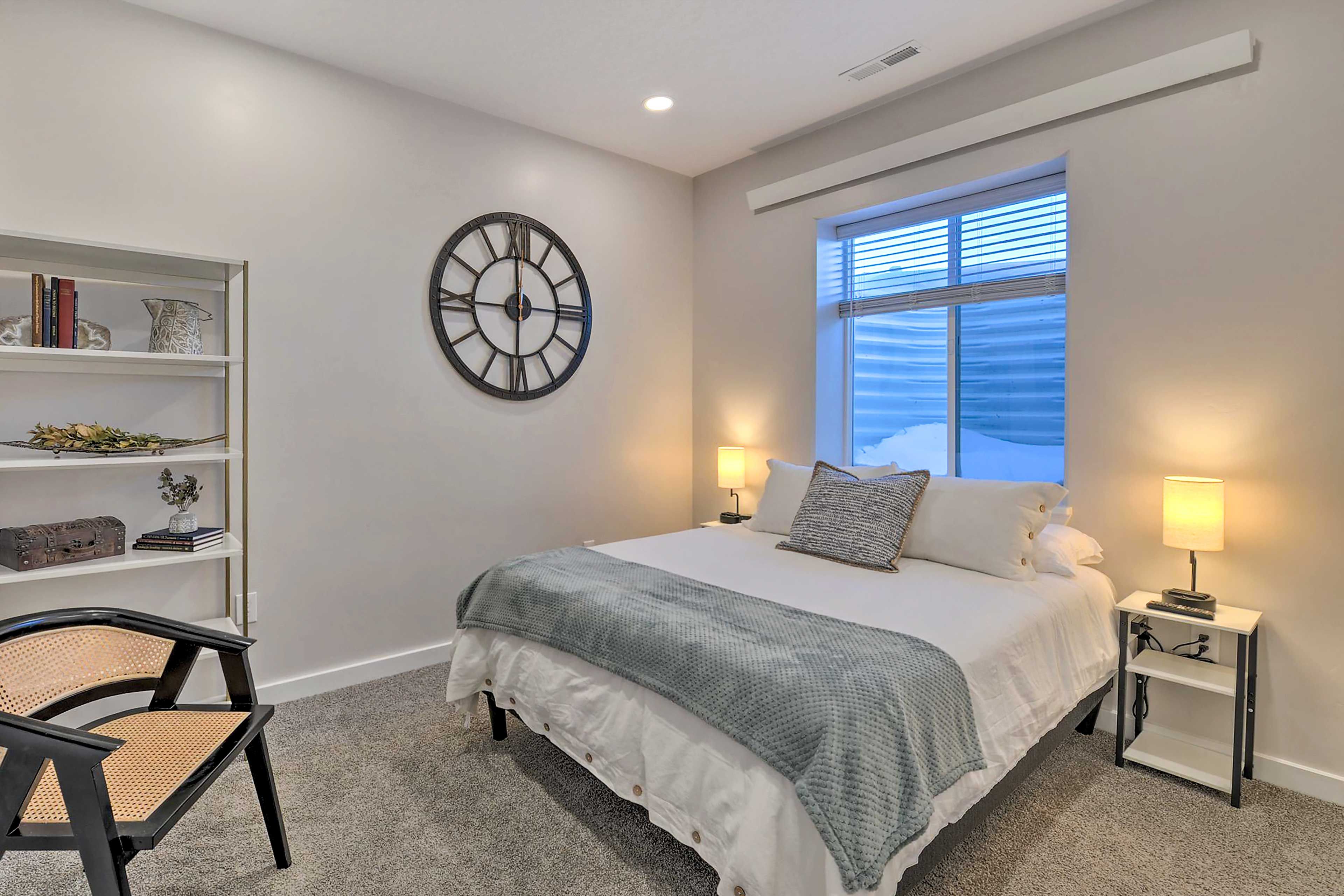 Bedroom 2 | Queen Bed | Smart TV
