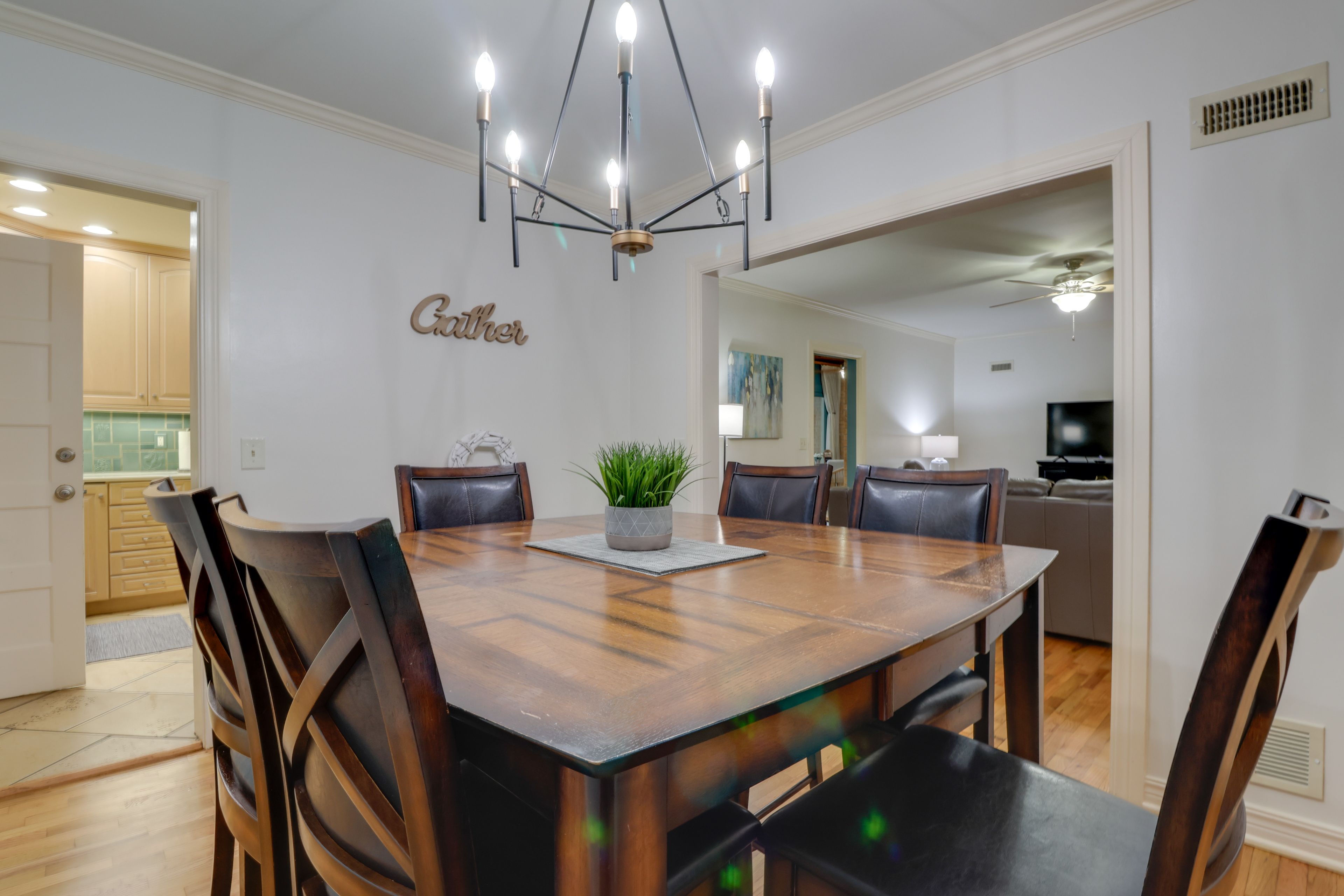 Dining Room | Dishware/Flatware Provided