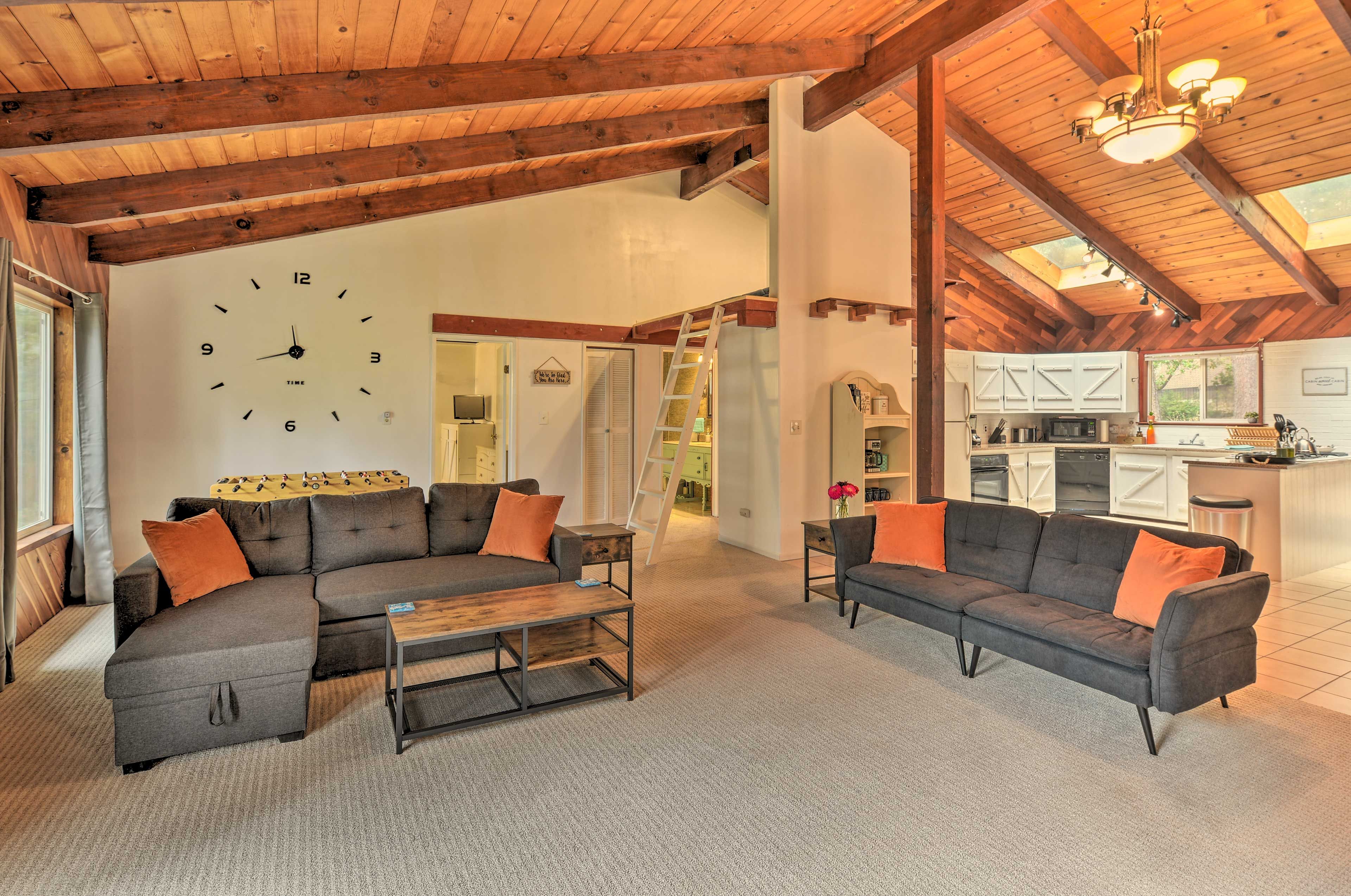 Living Area | Free WiFi | Smart TV | Board Games | Books