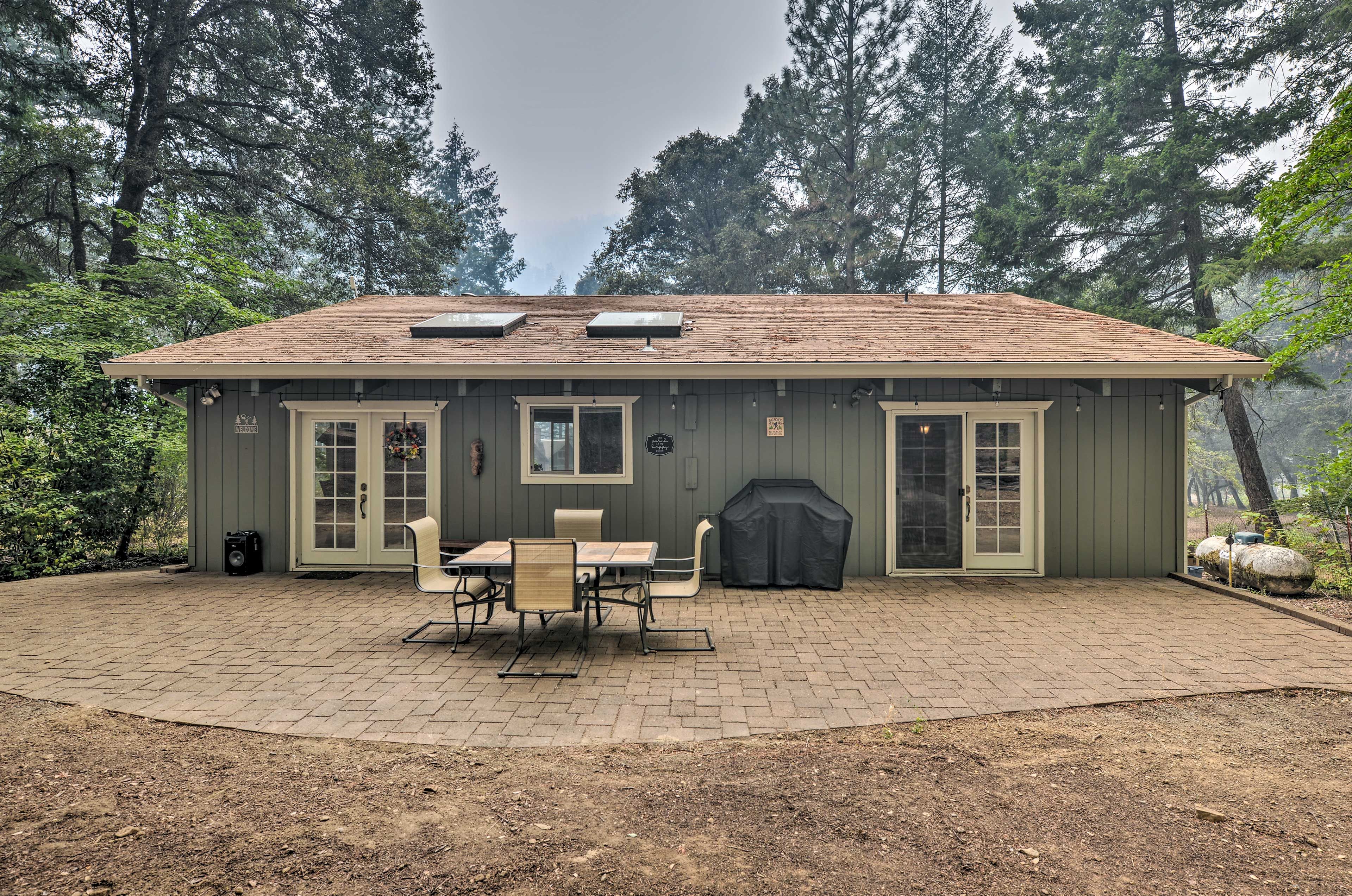 Patio | Gas Grill | Dining Area
