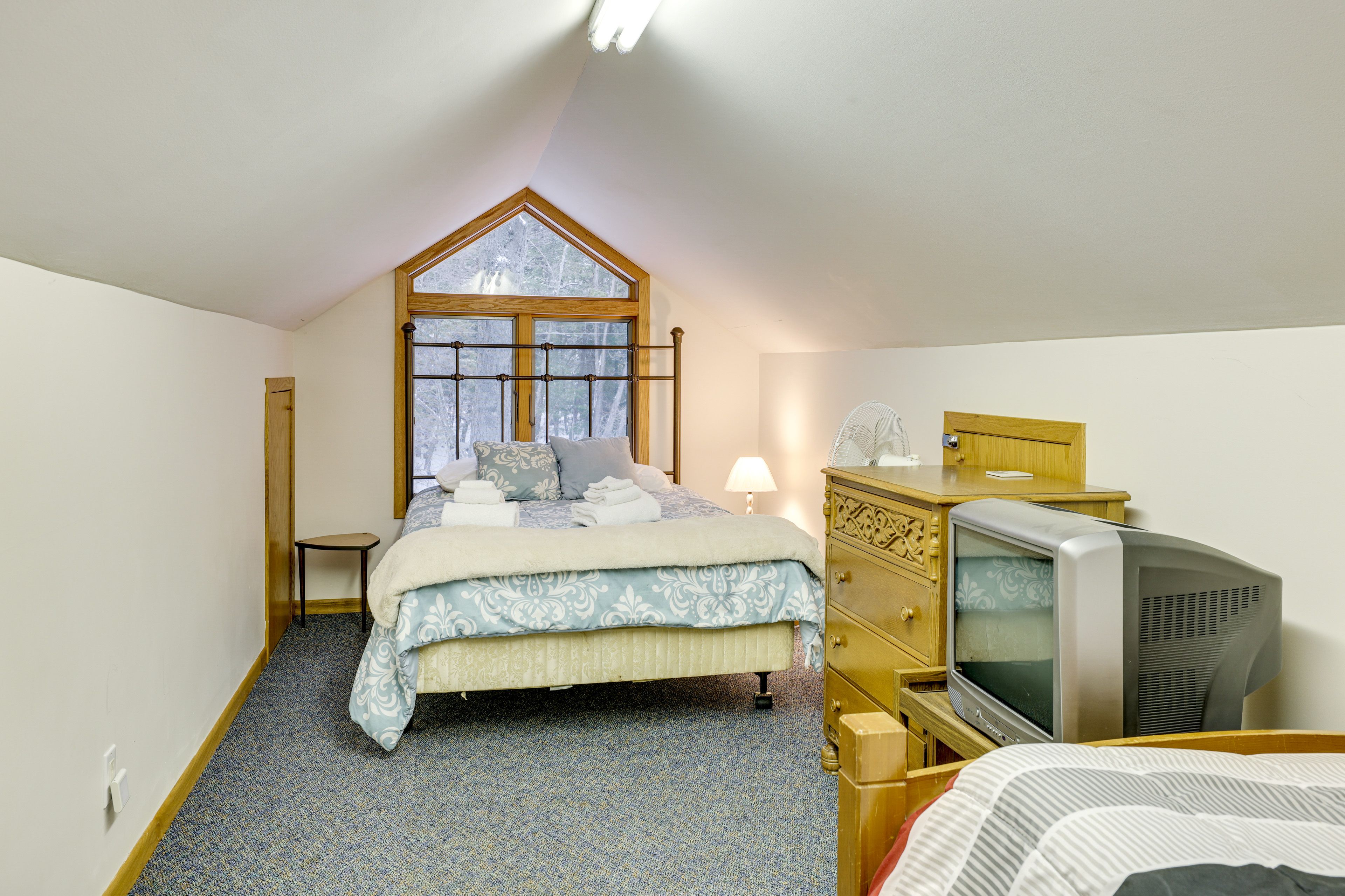 Bedroom 4 | Full Bed | Twin Bed | 2nd Floor