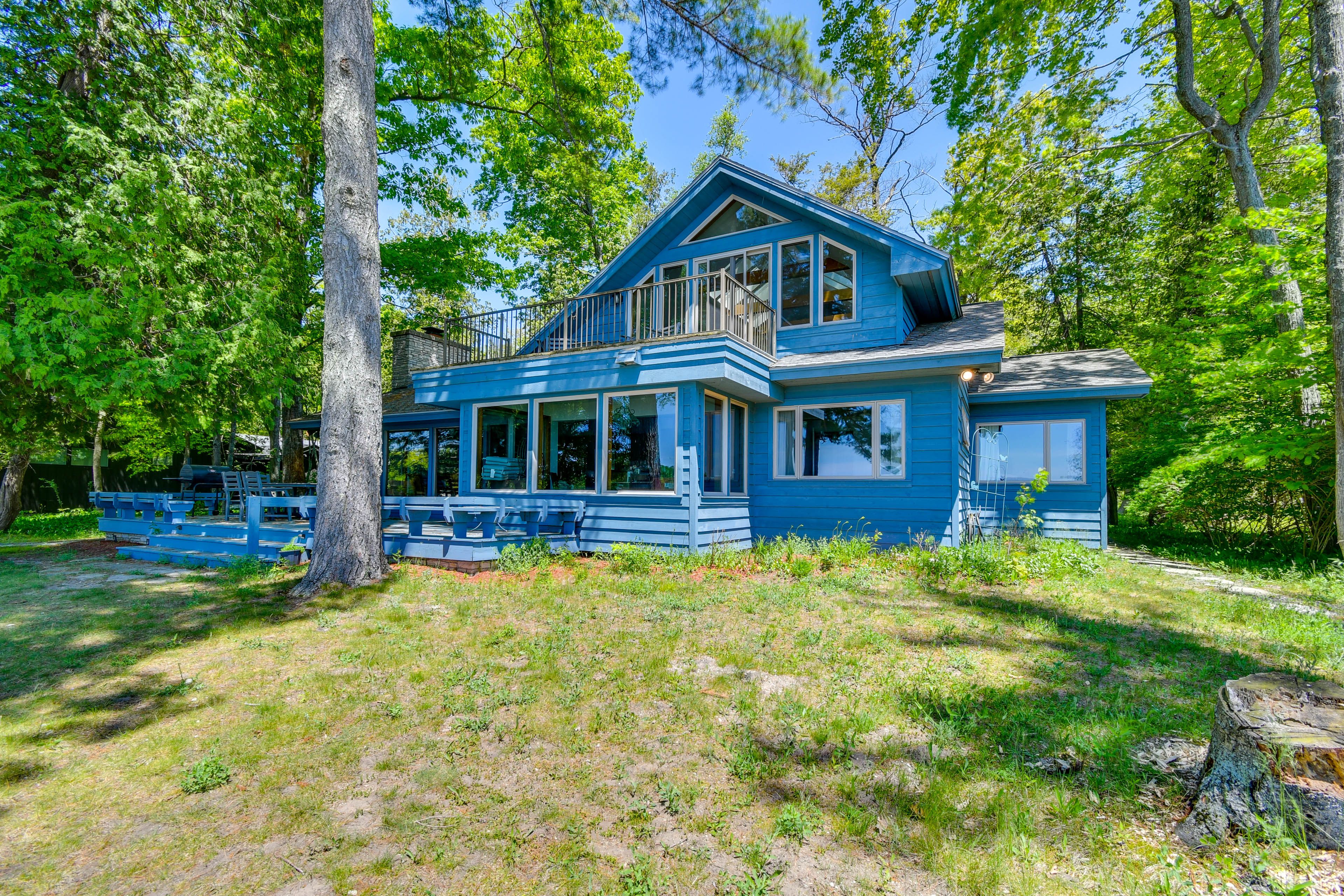 Backyard | Lake Access