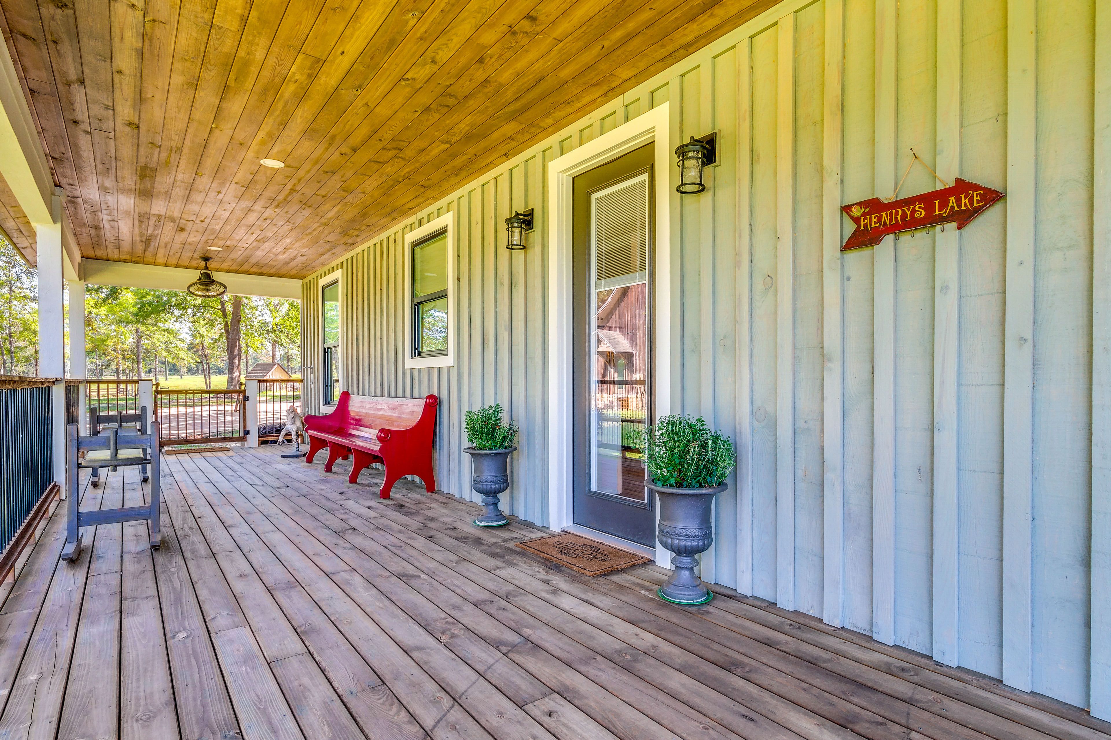 Private Entrance | Wraparound Porch