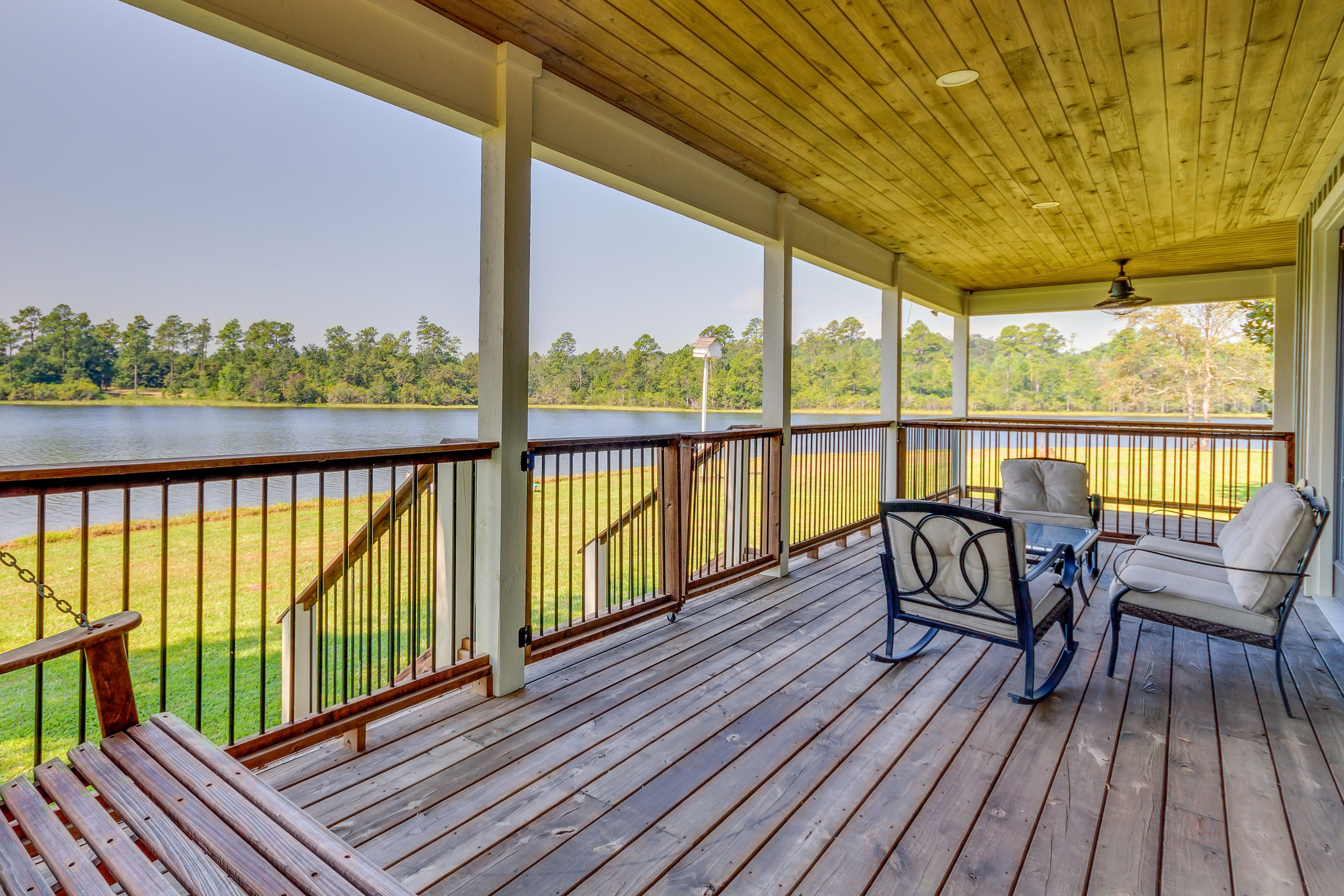 Wraparound Porch | Lakefront Views