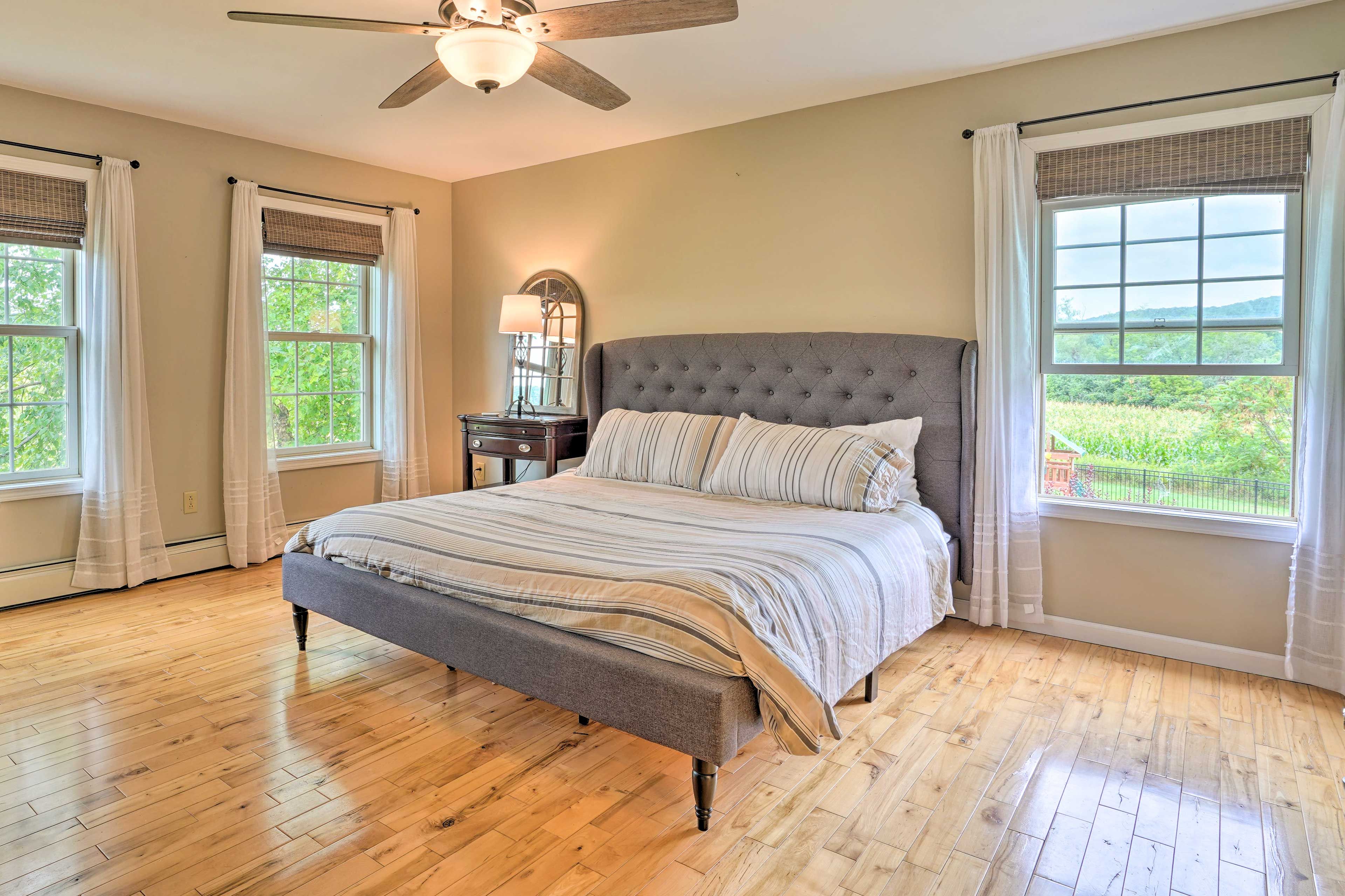 Bedroom 1 | King Bed | En-Suite Bathroom | 2nd Floor