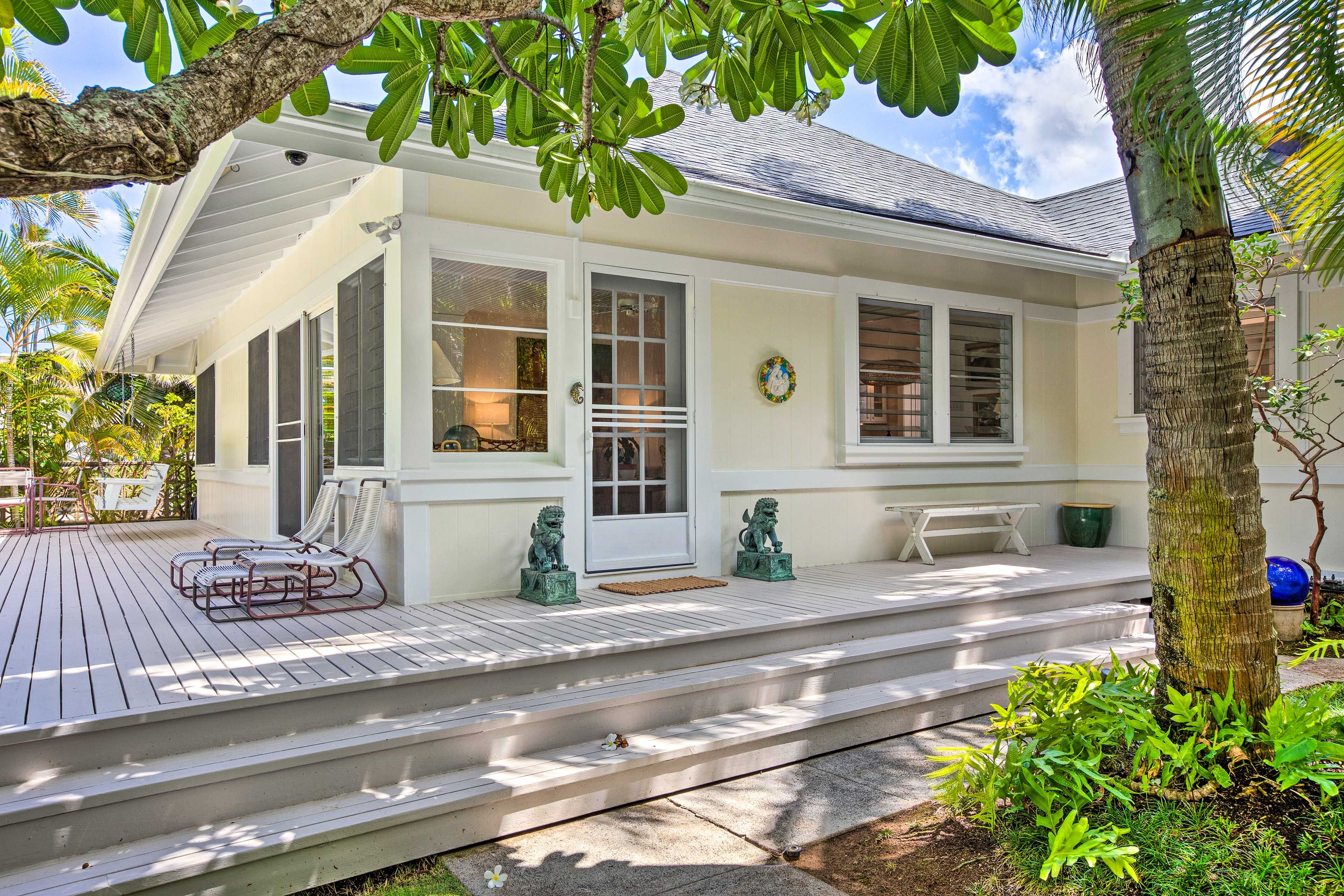Property Exterior | Parking | Garage (1 Vehicle) | Driveway (1 Vehicle)
