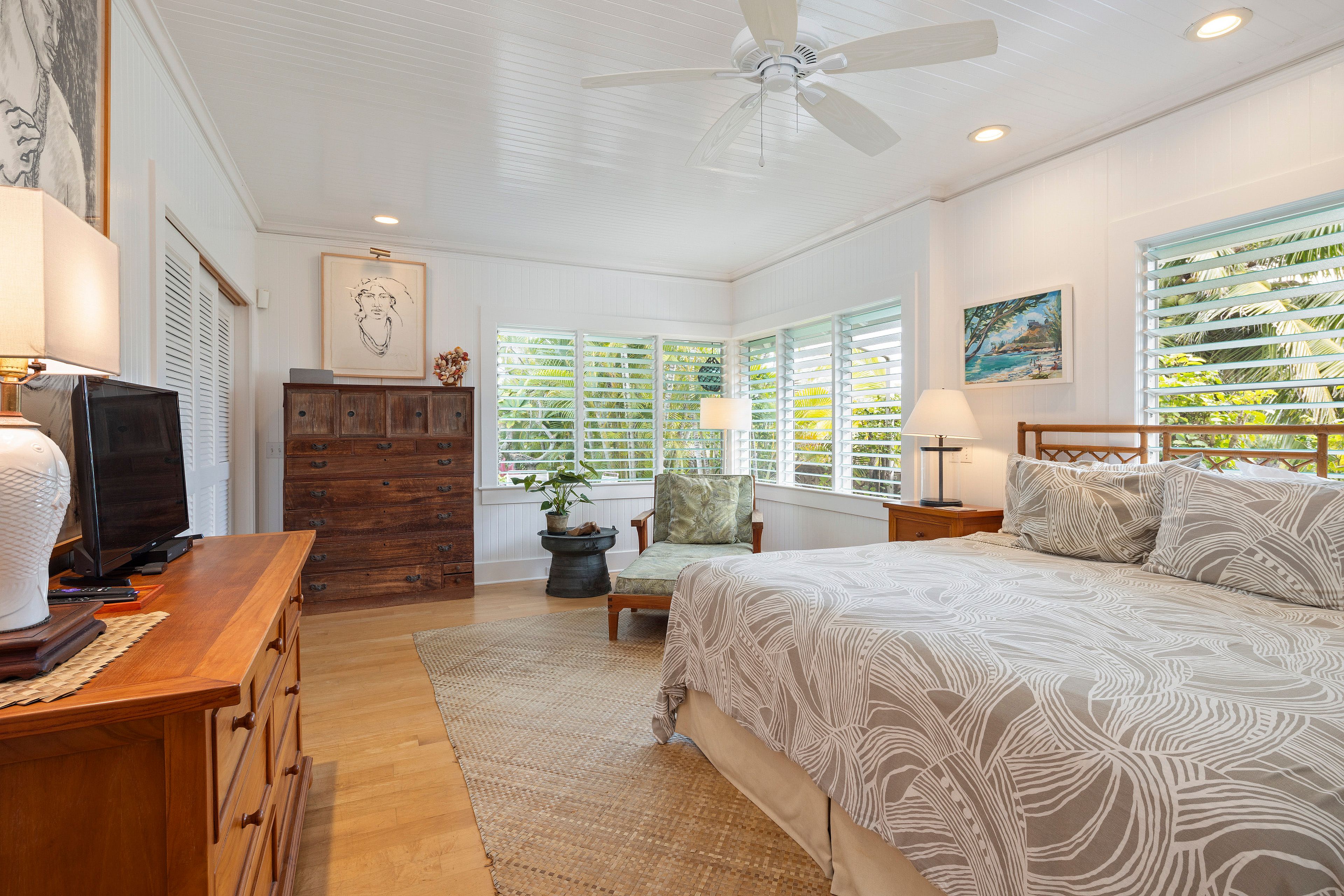 Bedroom 2 | King Bed | Smart TV