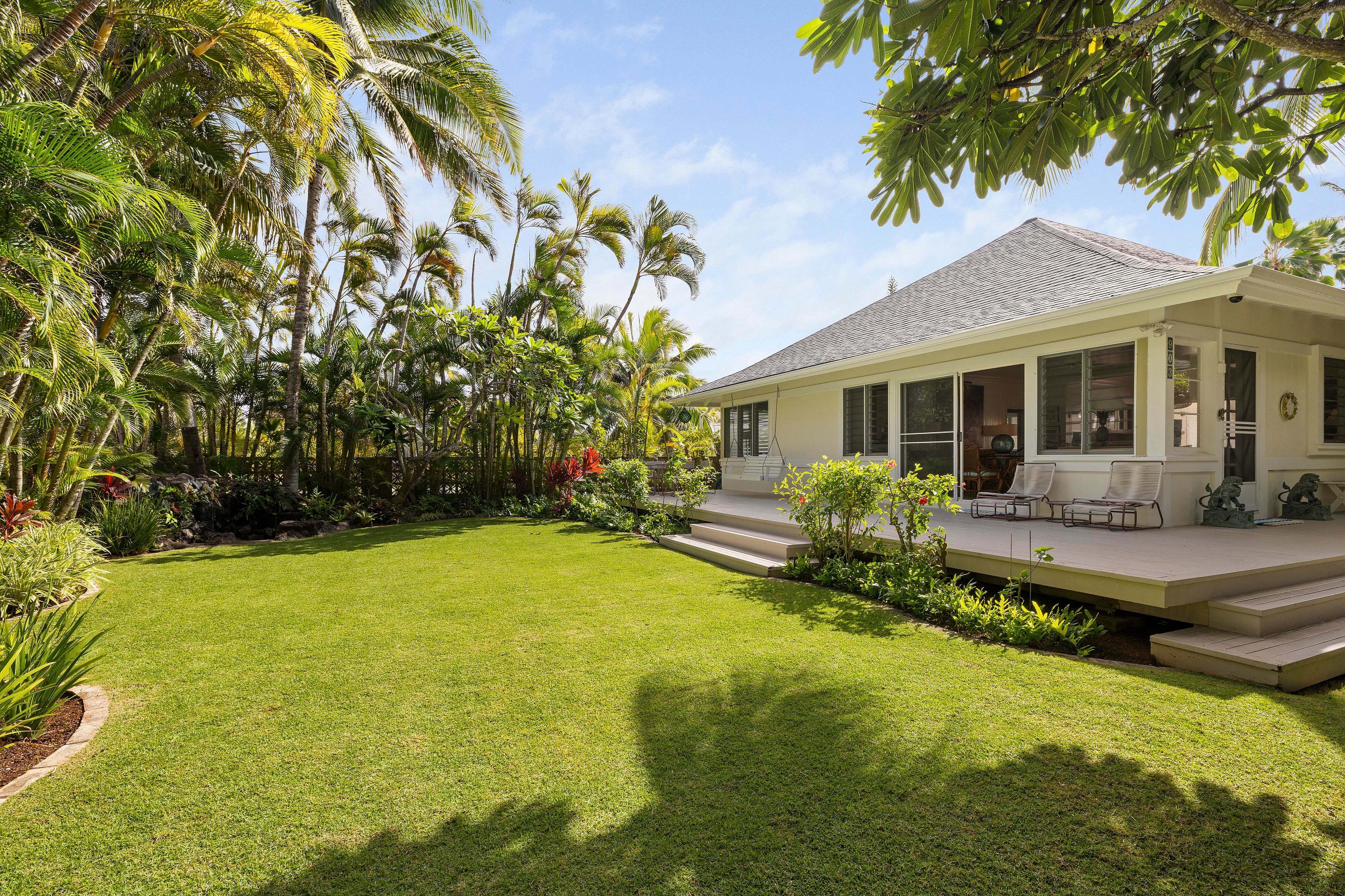 Front Yard | Parking | Garage (1 Vehicle) | Driveway (1 Vehicle)