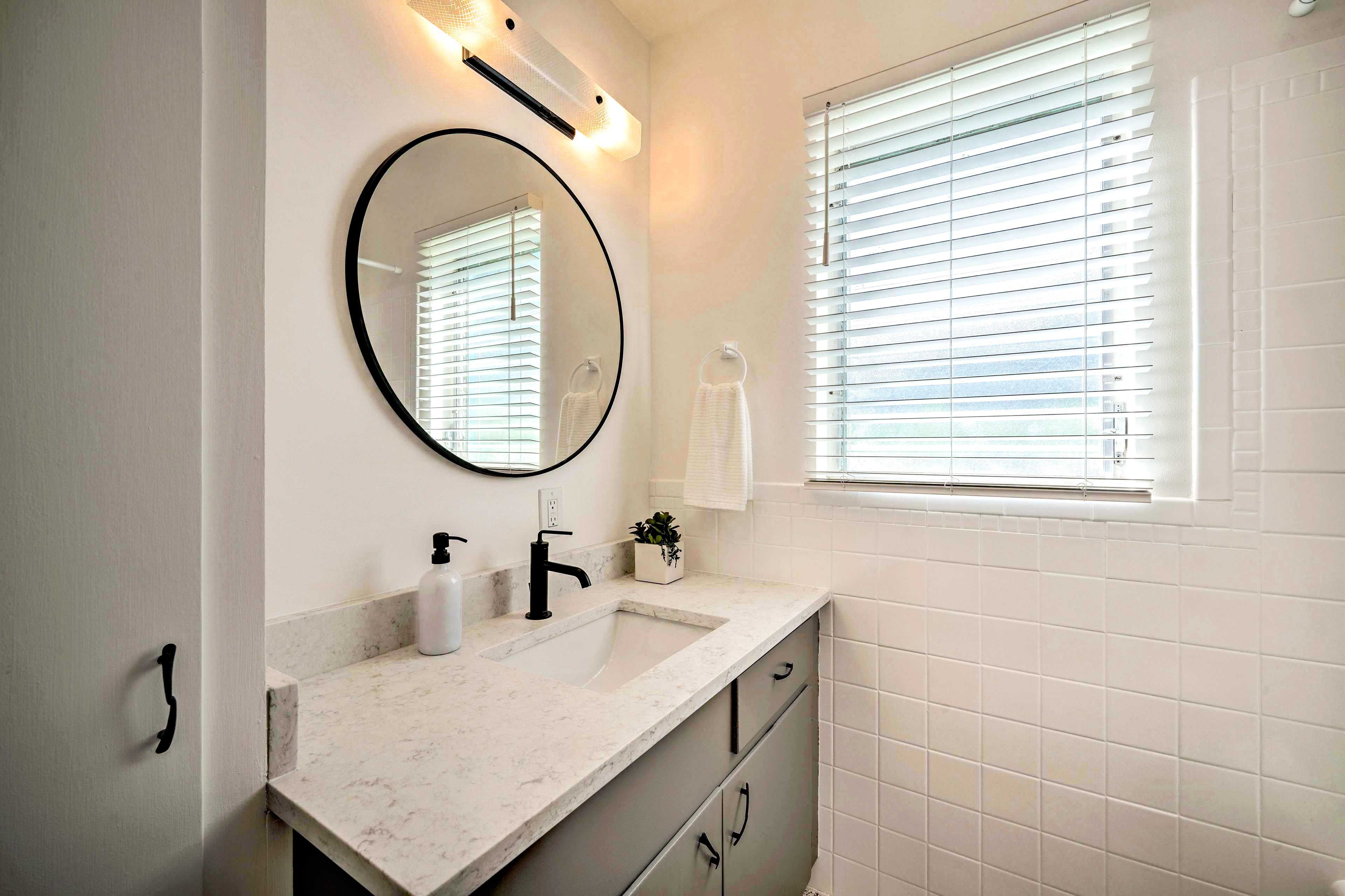 Full Bathroom | Grab Rails in Shower | Hair Dryer
