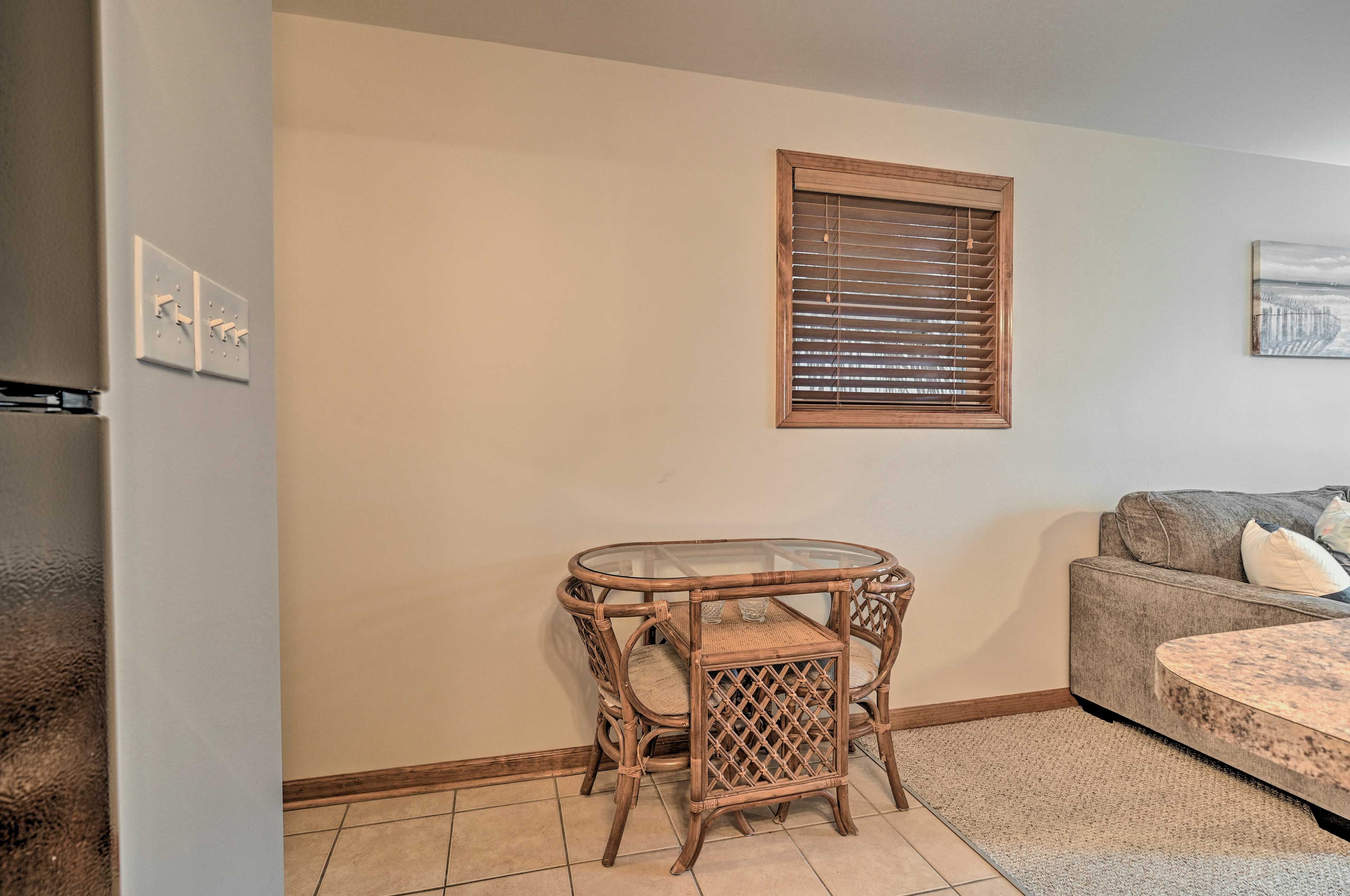 Dining Area | Dishware & Flatware