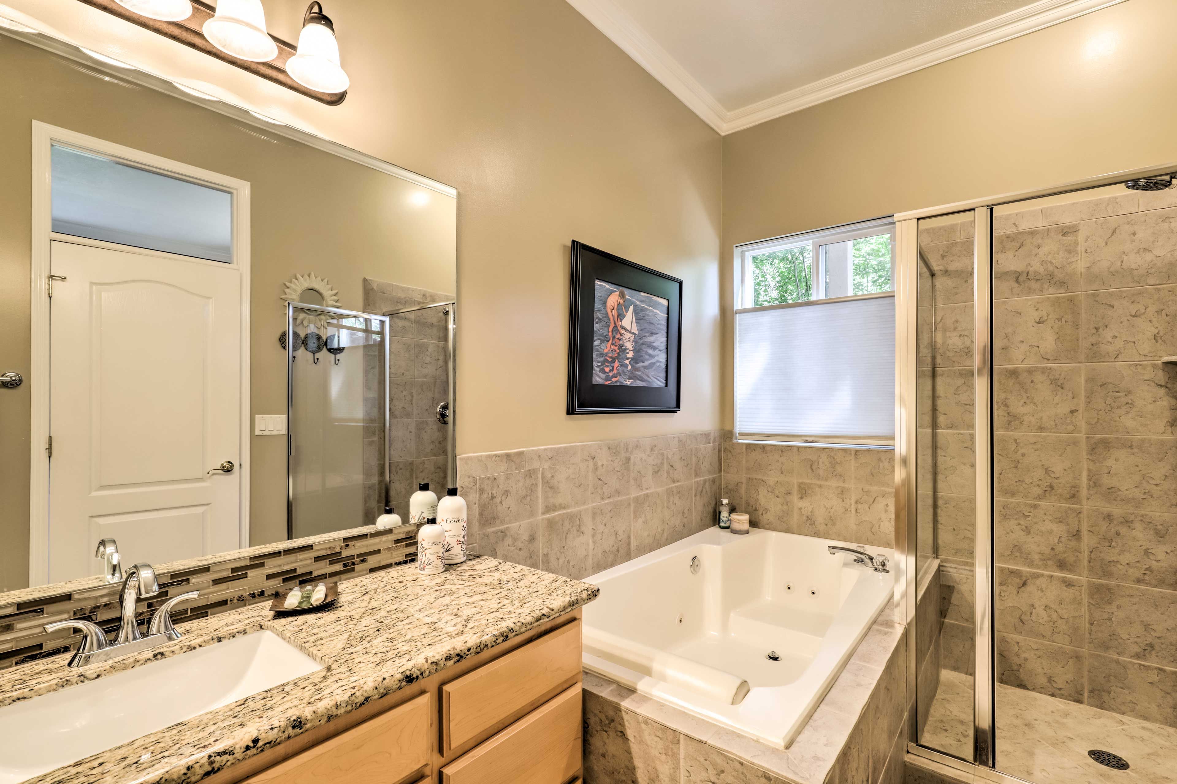 En-Suite Bathroom | Jetted Tub