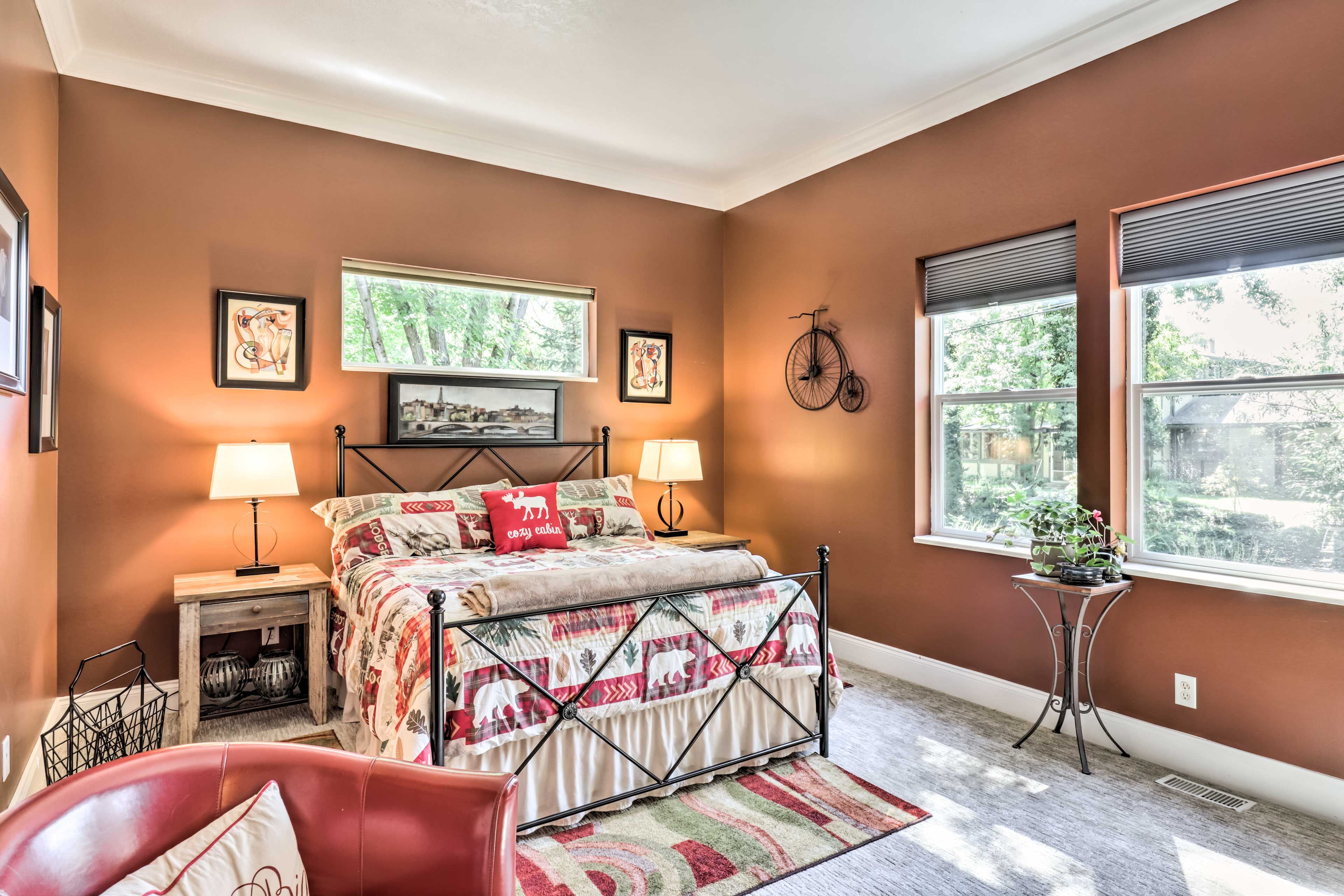 Bedroom 2 | Queen Bed | En-Suite Bathroom