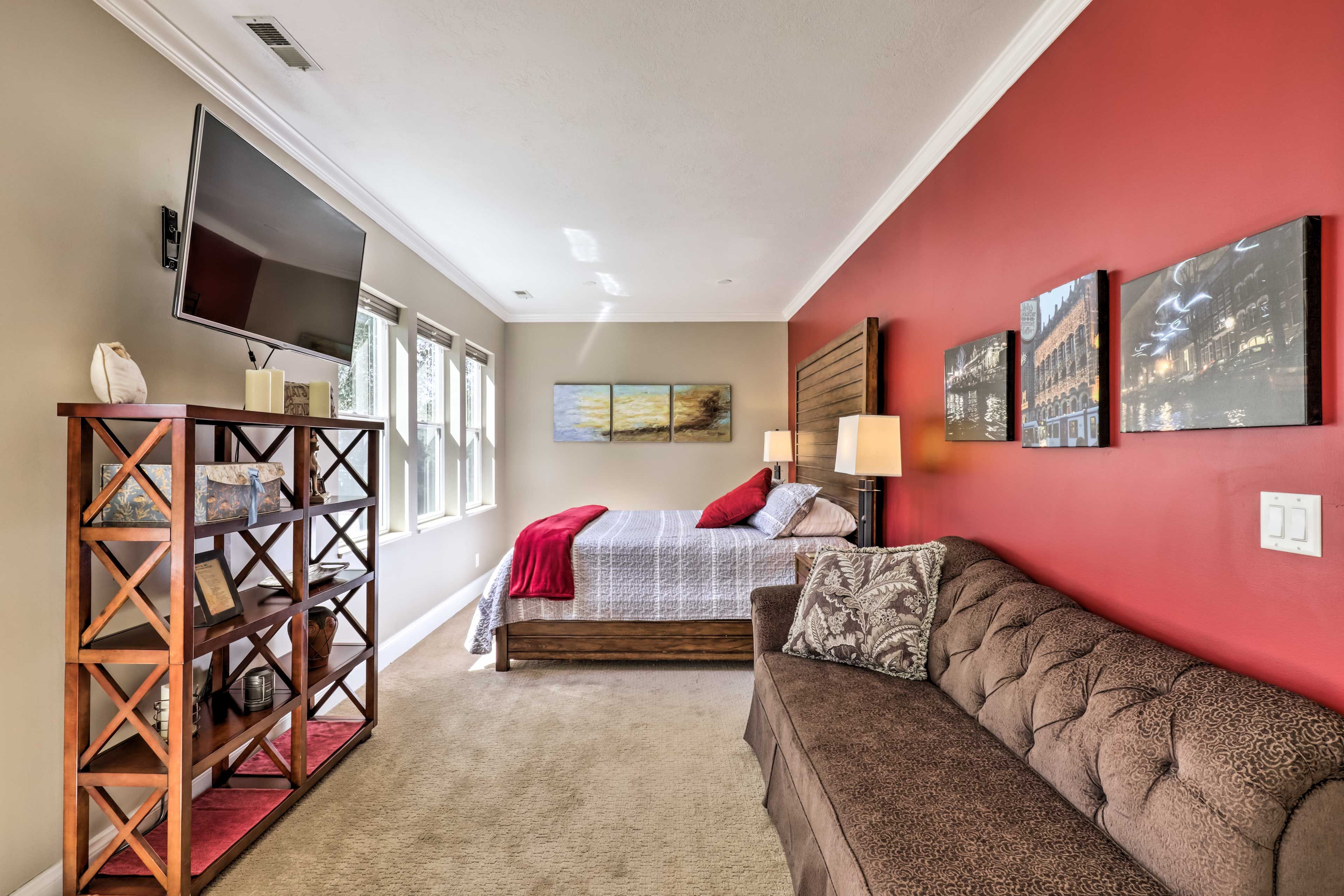 Bedroom 3 | Queen Bed
