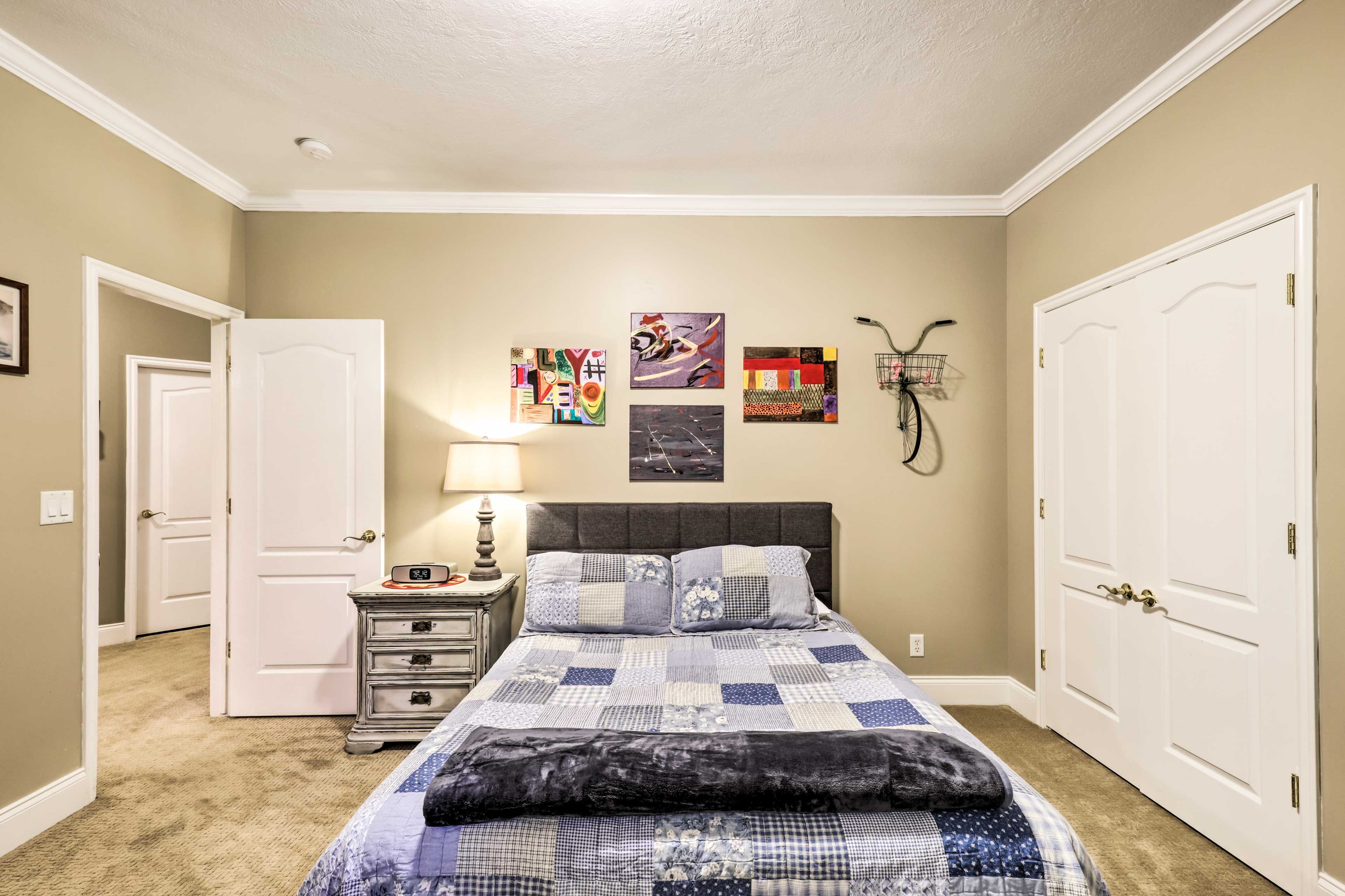 Bedroom 5 | Queen Bed