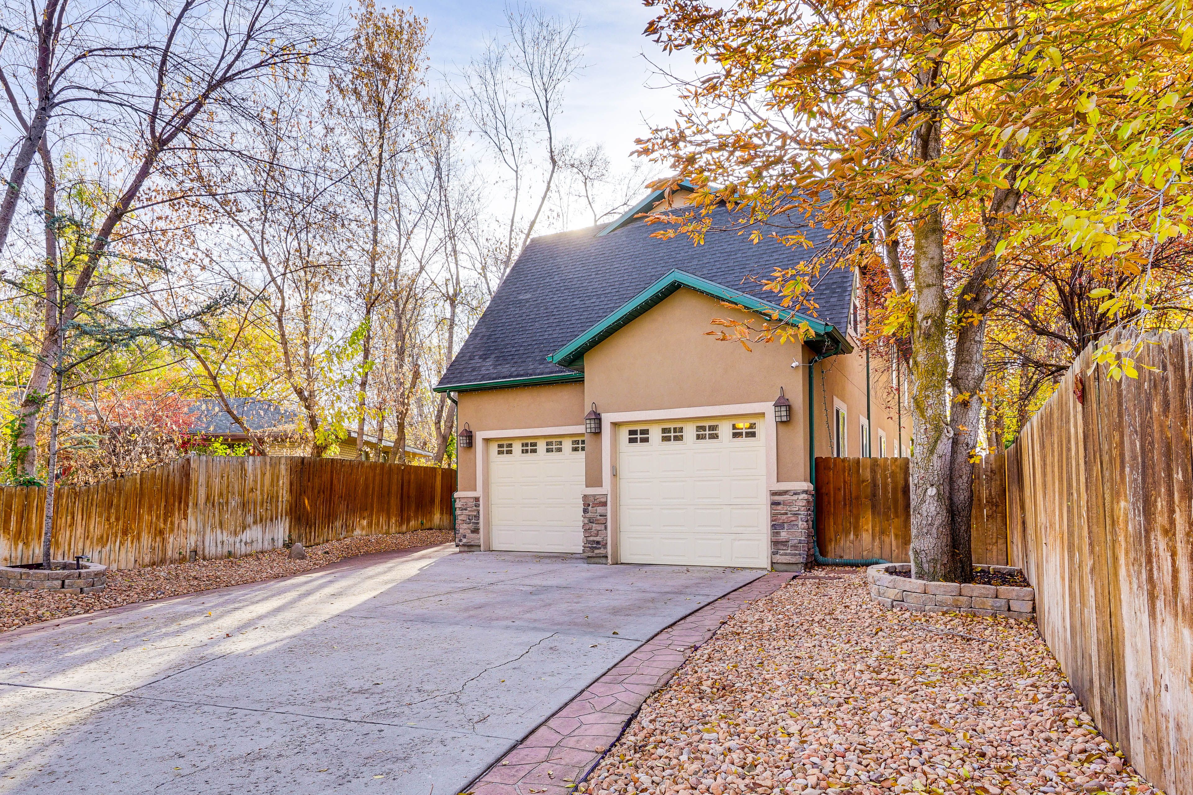 Parking | Garage (2 Vehicles) | Driveway (3 Vehicles)
