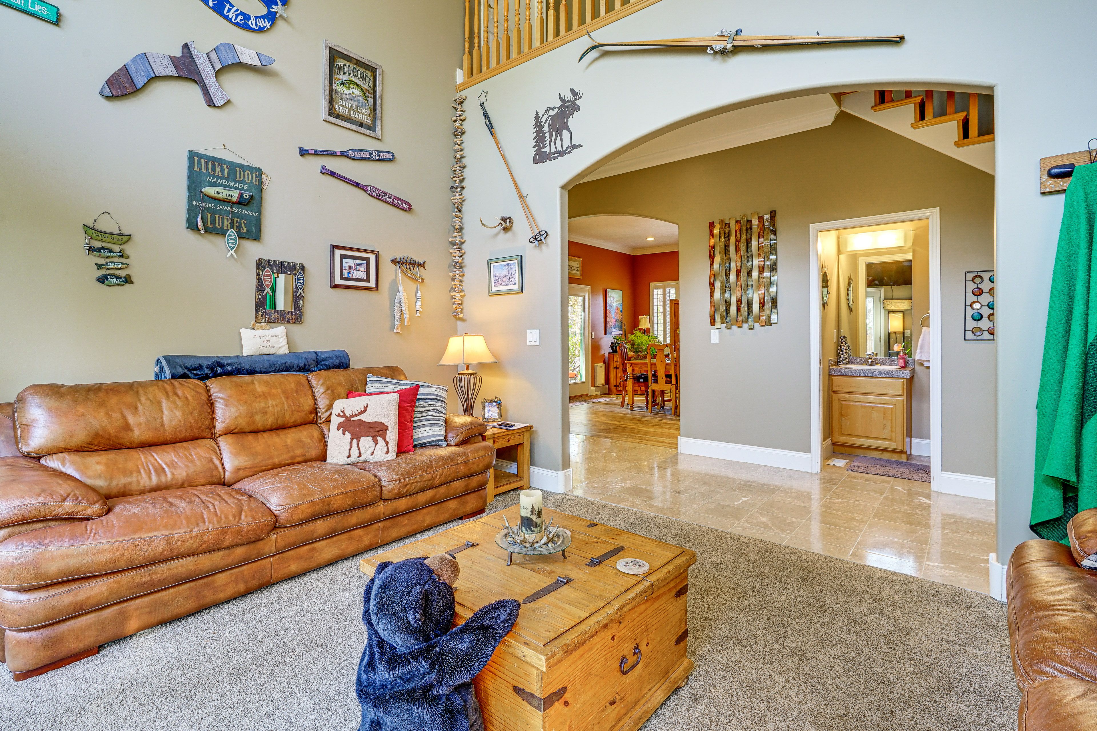 Living Room | Free WiFi | Smart TV