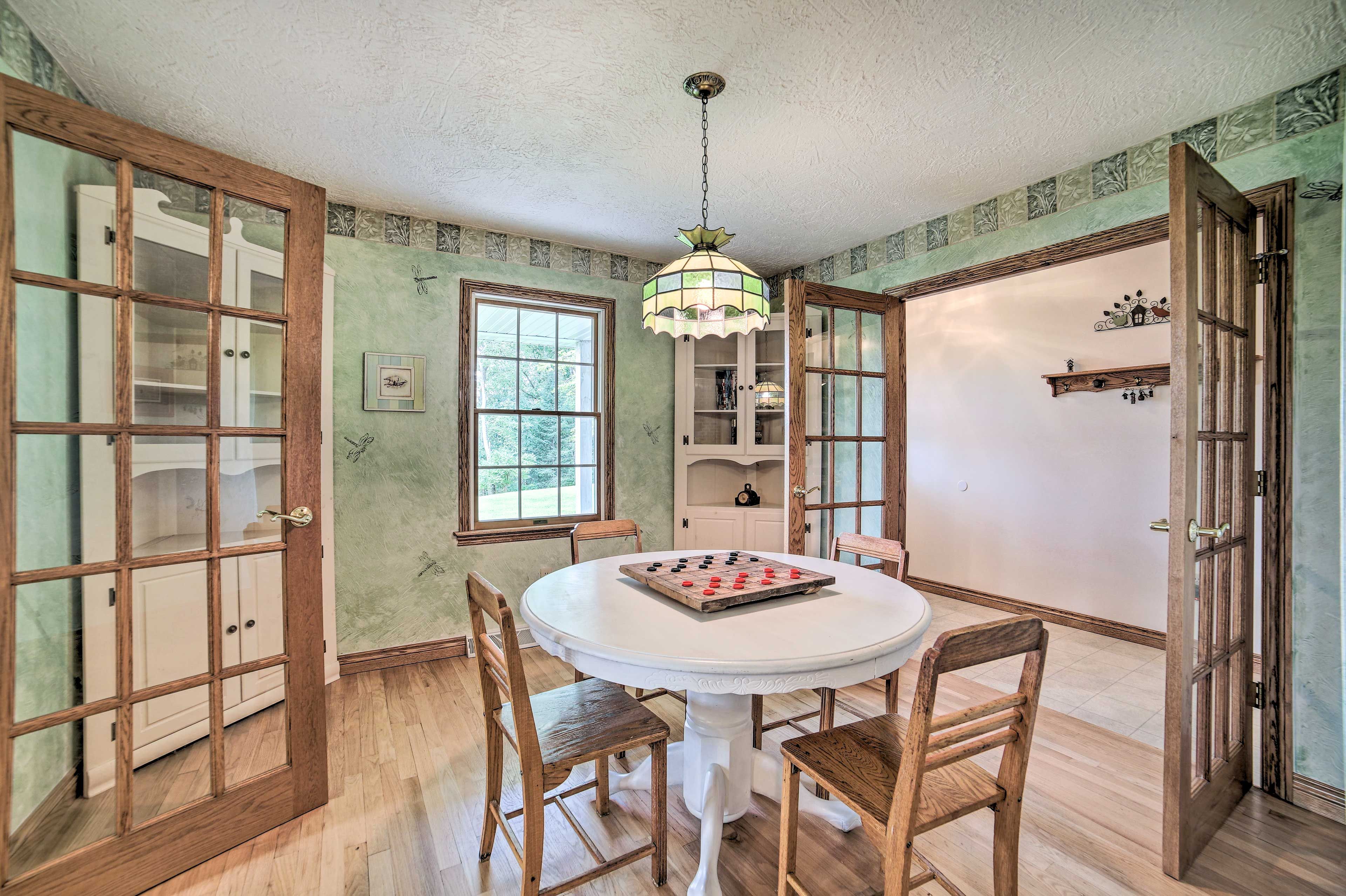 Additional Dining Area