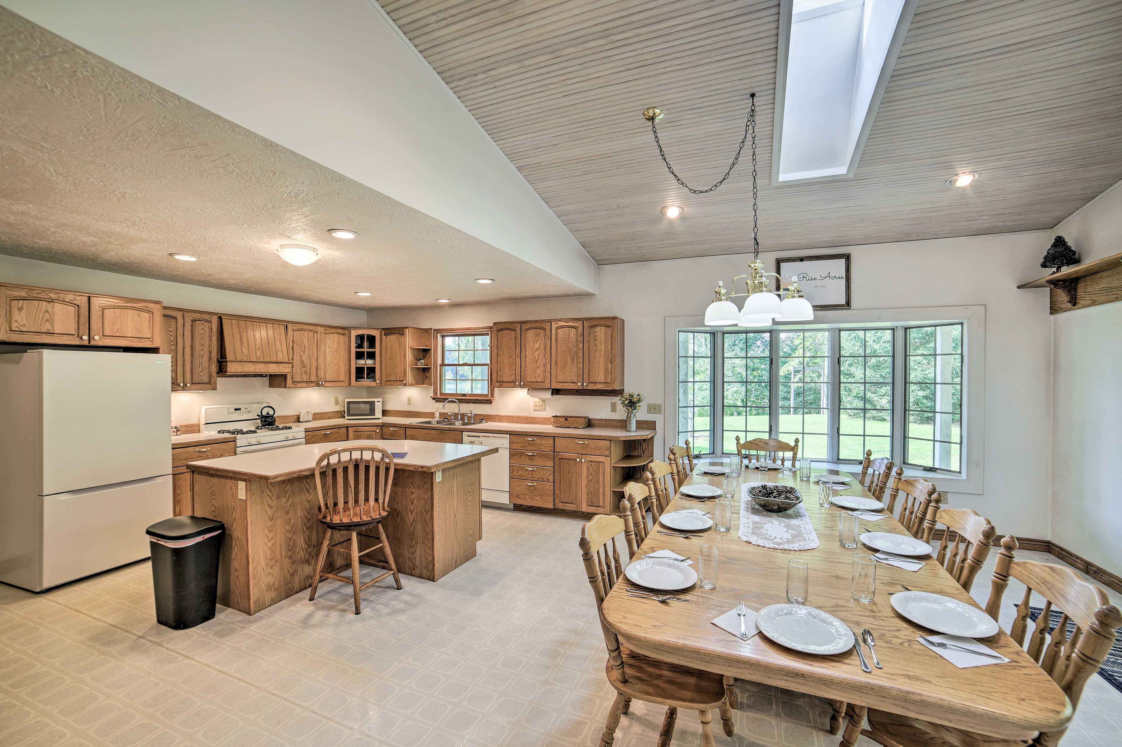 Dining Area | Dishware/Flatware