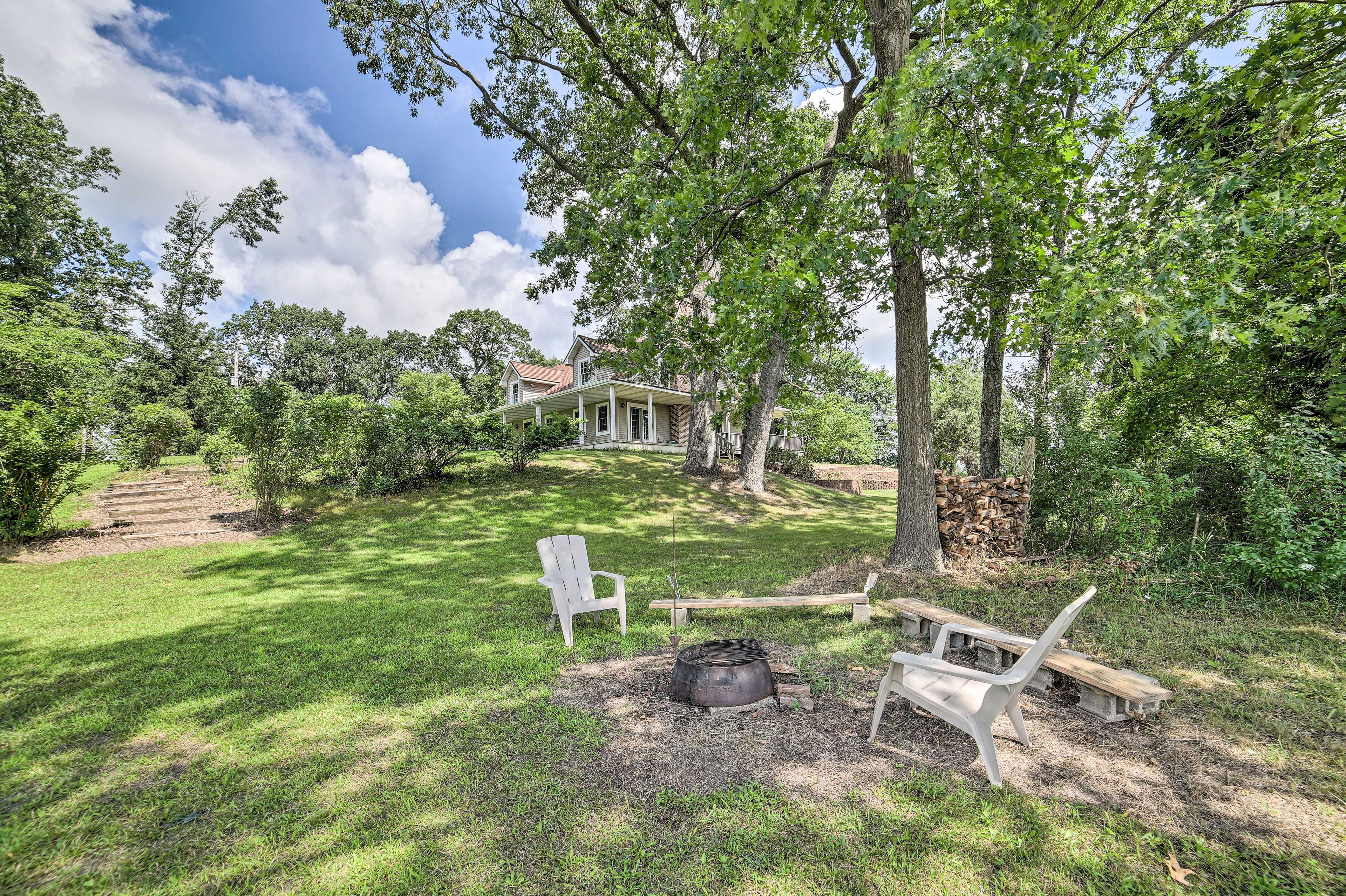 House Exterior | Wood-Burning Fire Pit