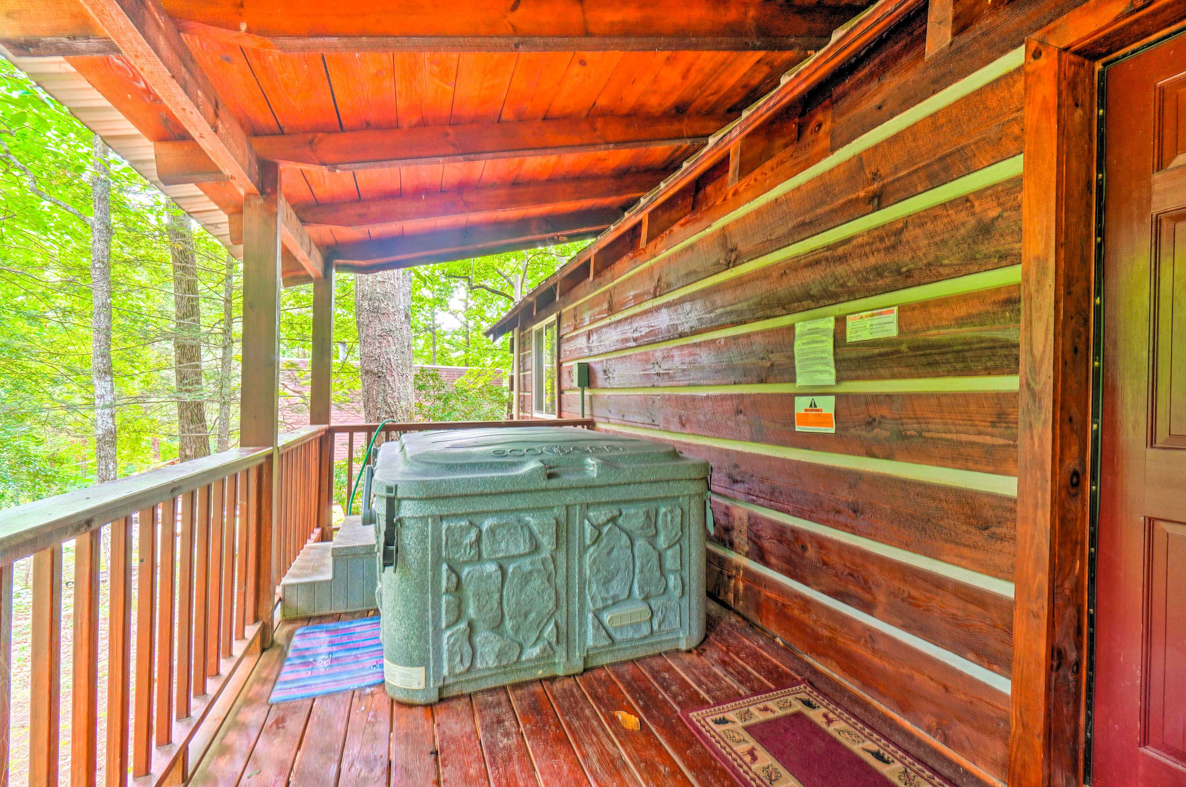 Deck | Private Hot Tub