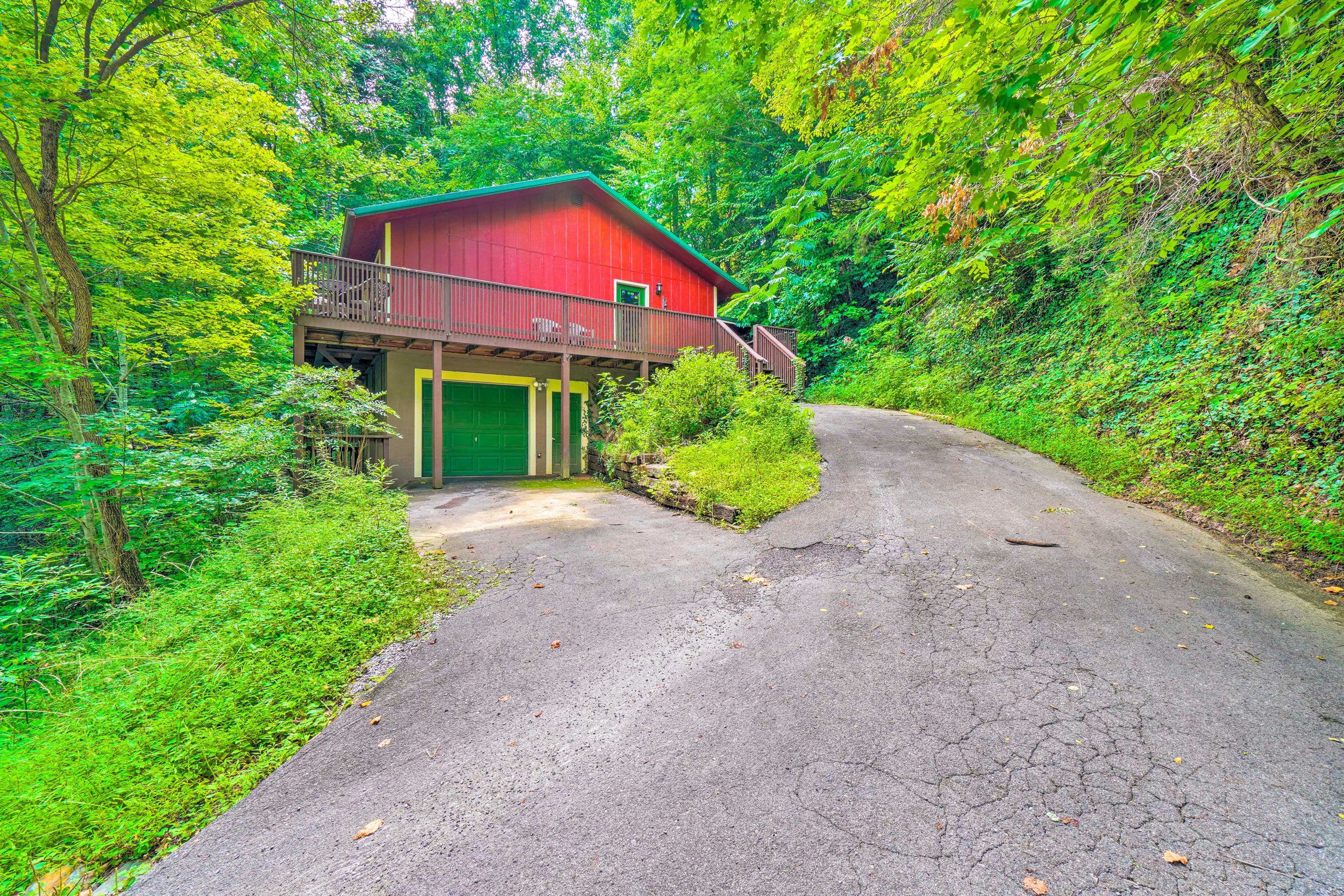 Parking | Steep Driveway (3 Vehicles)