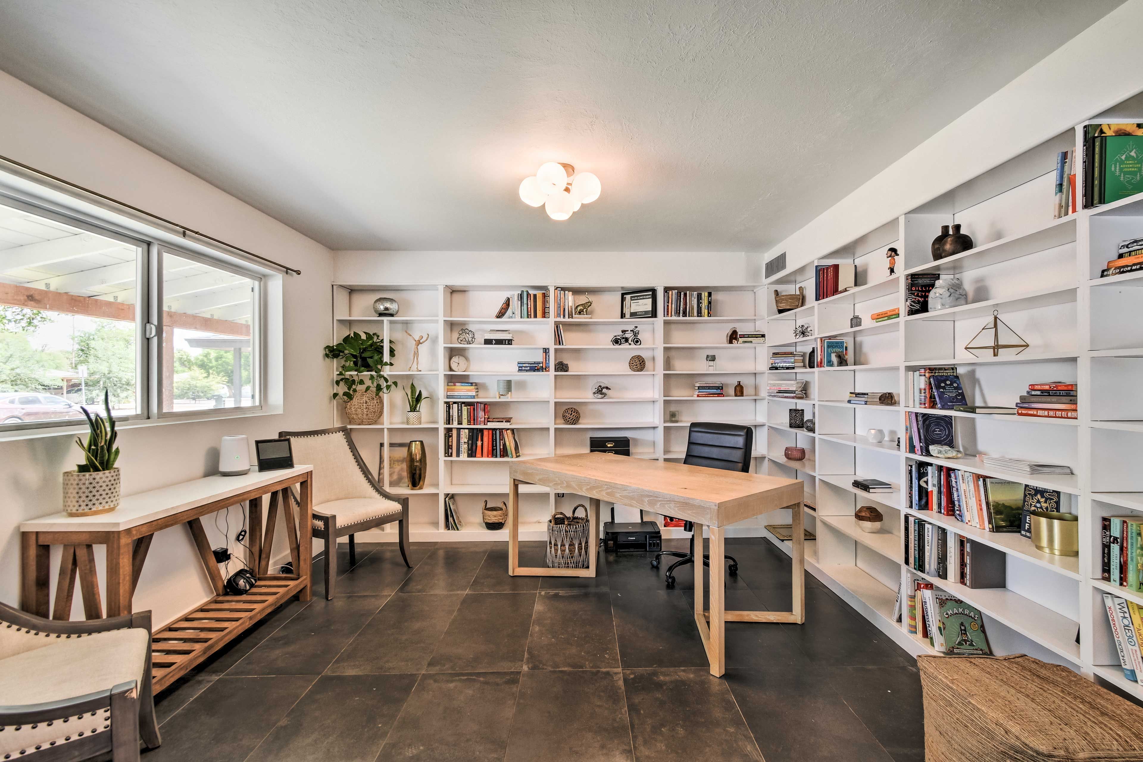 Den | Work Desk