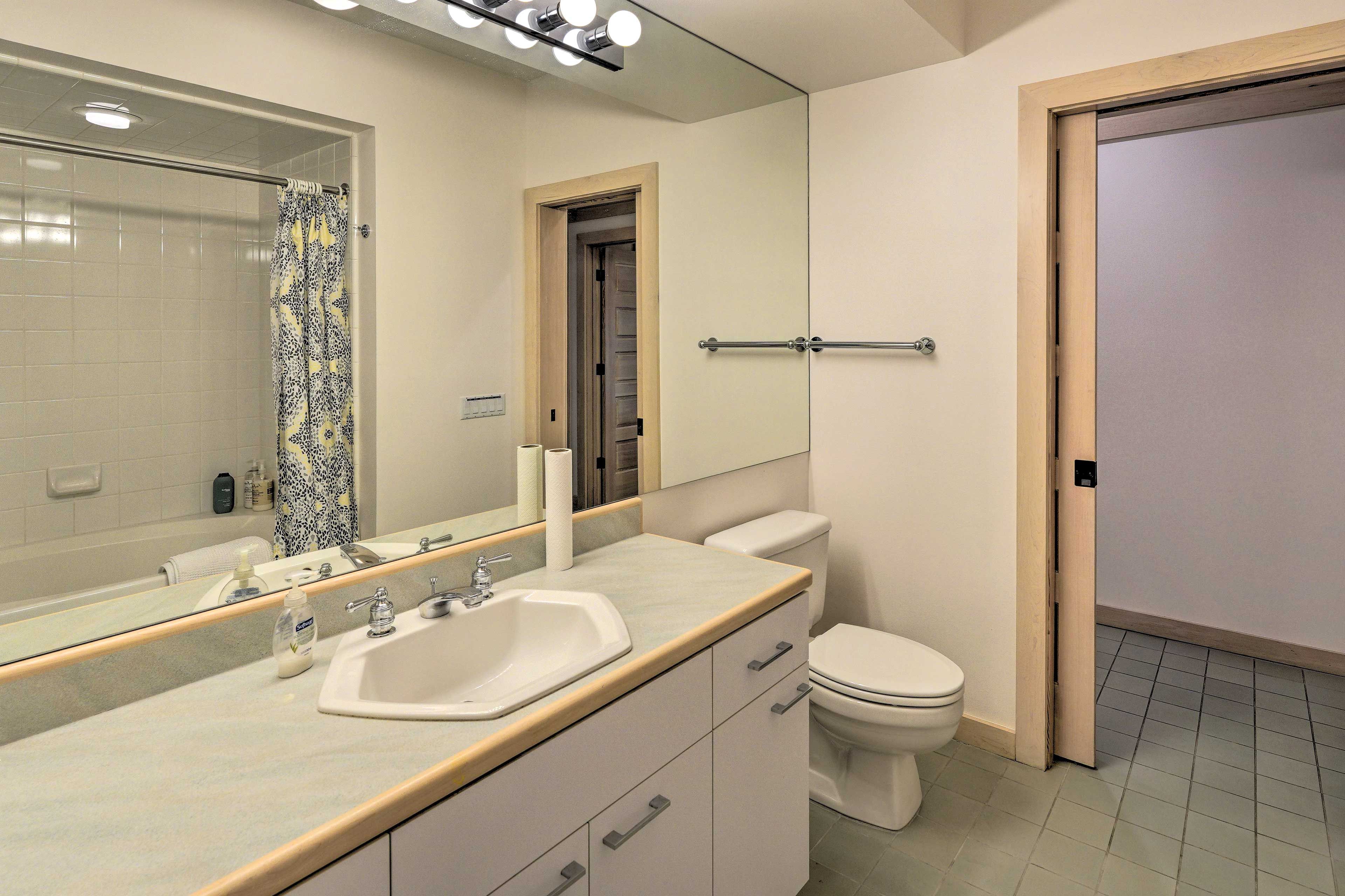 Full Bathroom