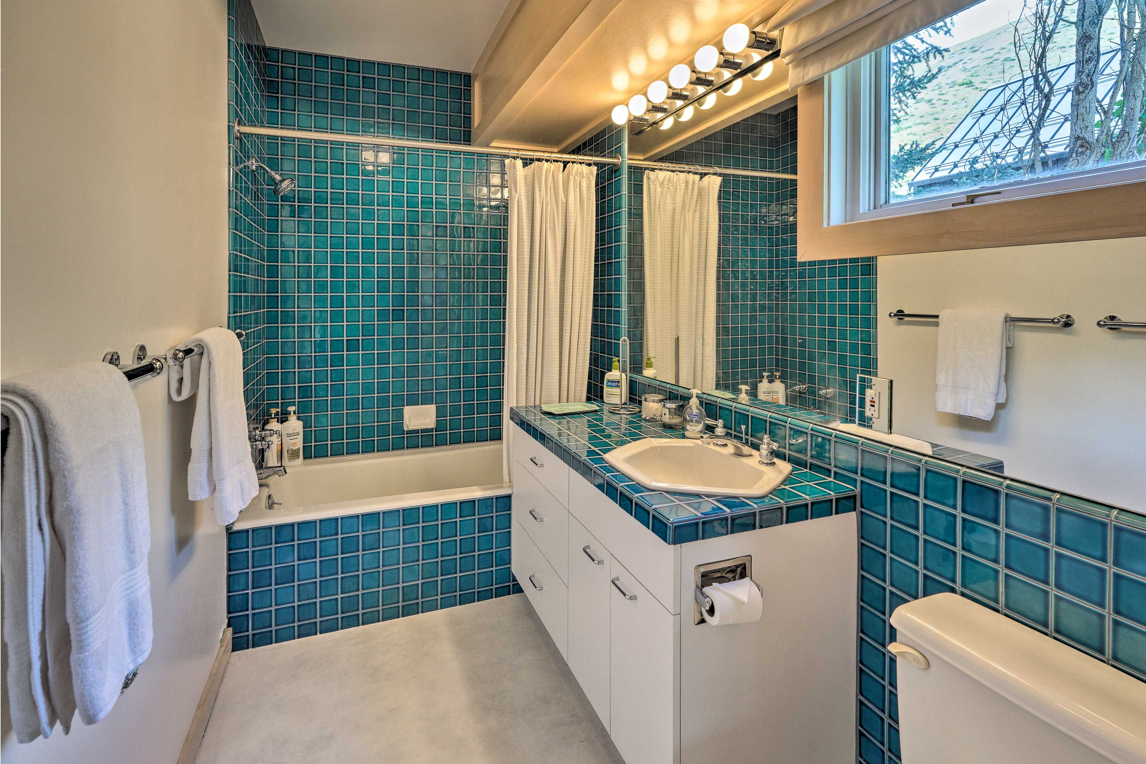 Full En-Suite Bathroom