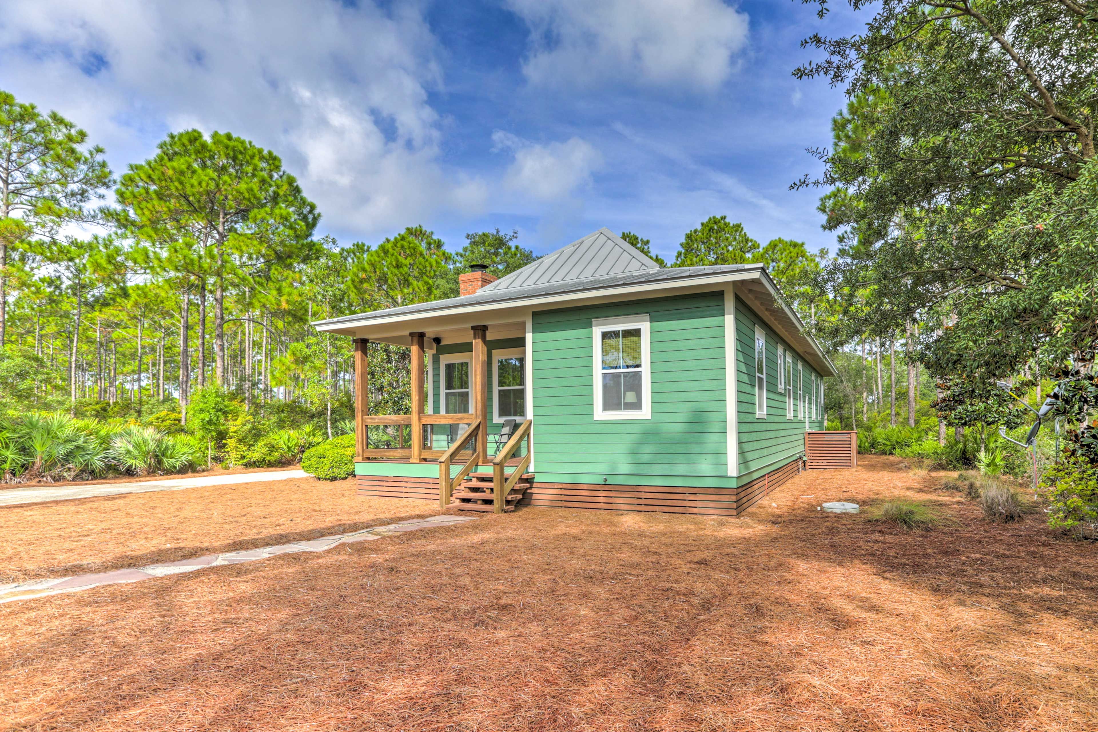 Property Exterior | Single-Story Home | Front & Back Porch | Grills | Fire Pit