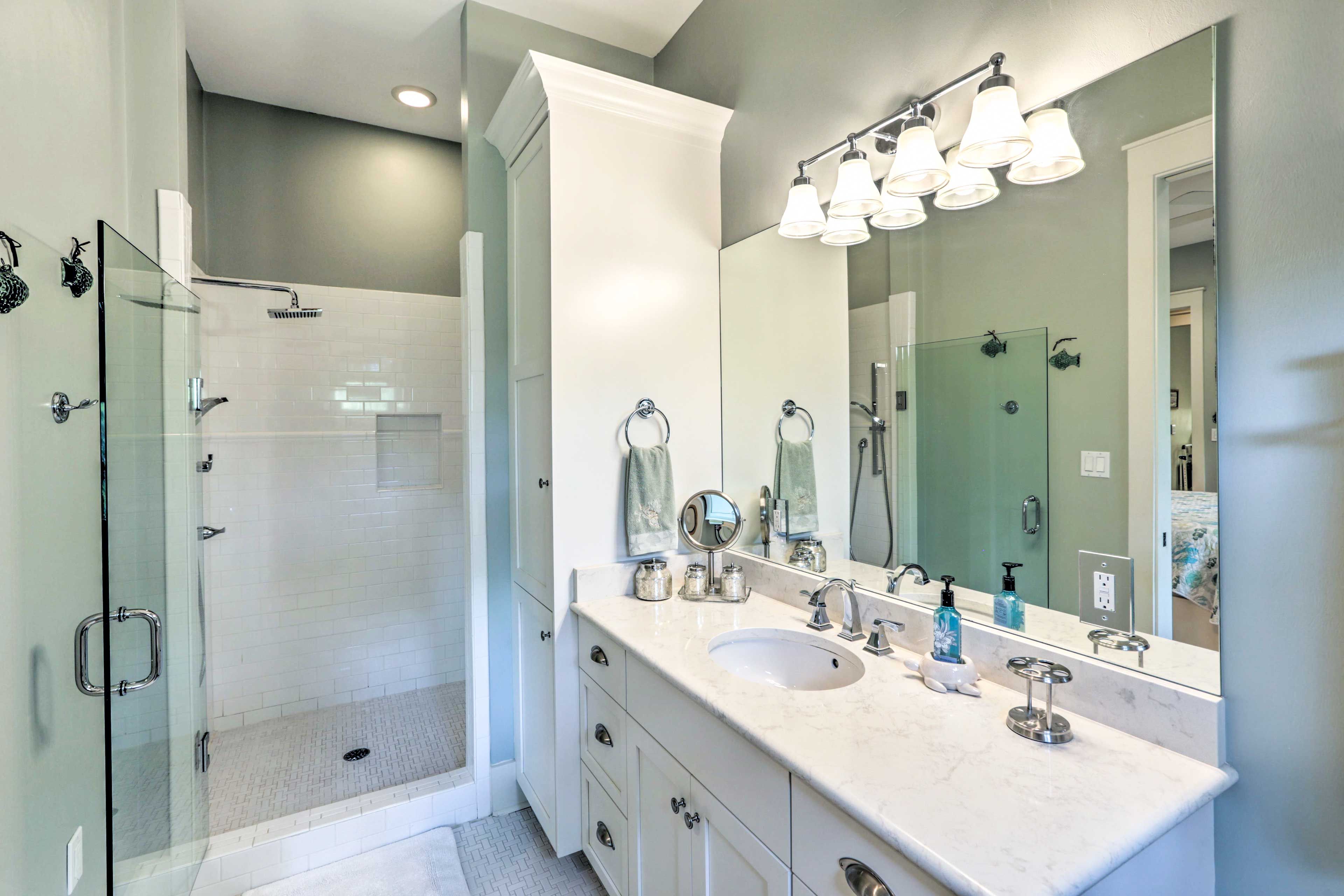 En-Suite Bathroom | Complimentary Toiletries | Hair Dryer | Towels