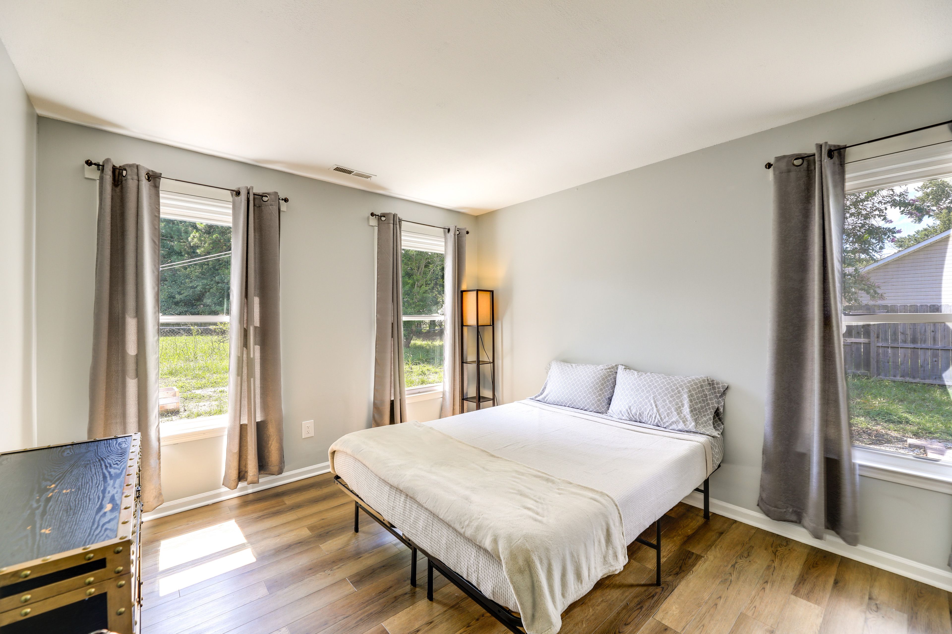 Bedroom 1 | Queen Bed | Walk-In Closet | Dresser | Linens Provided