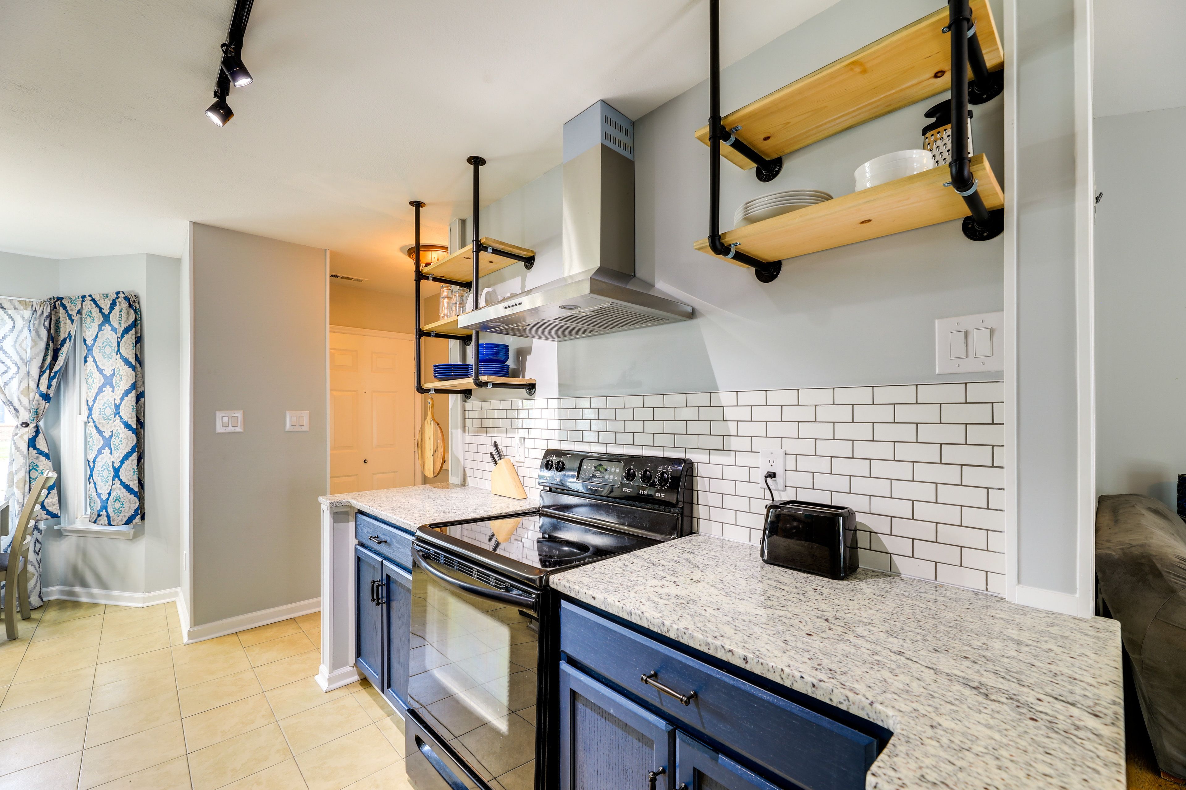 Kitchen | Cooking Basics | Coffee Maker | Toaster | Spices
