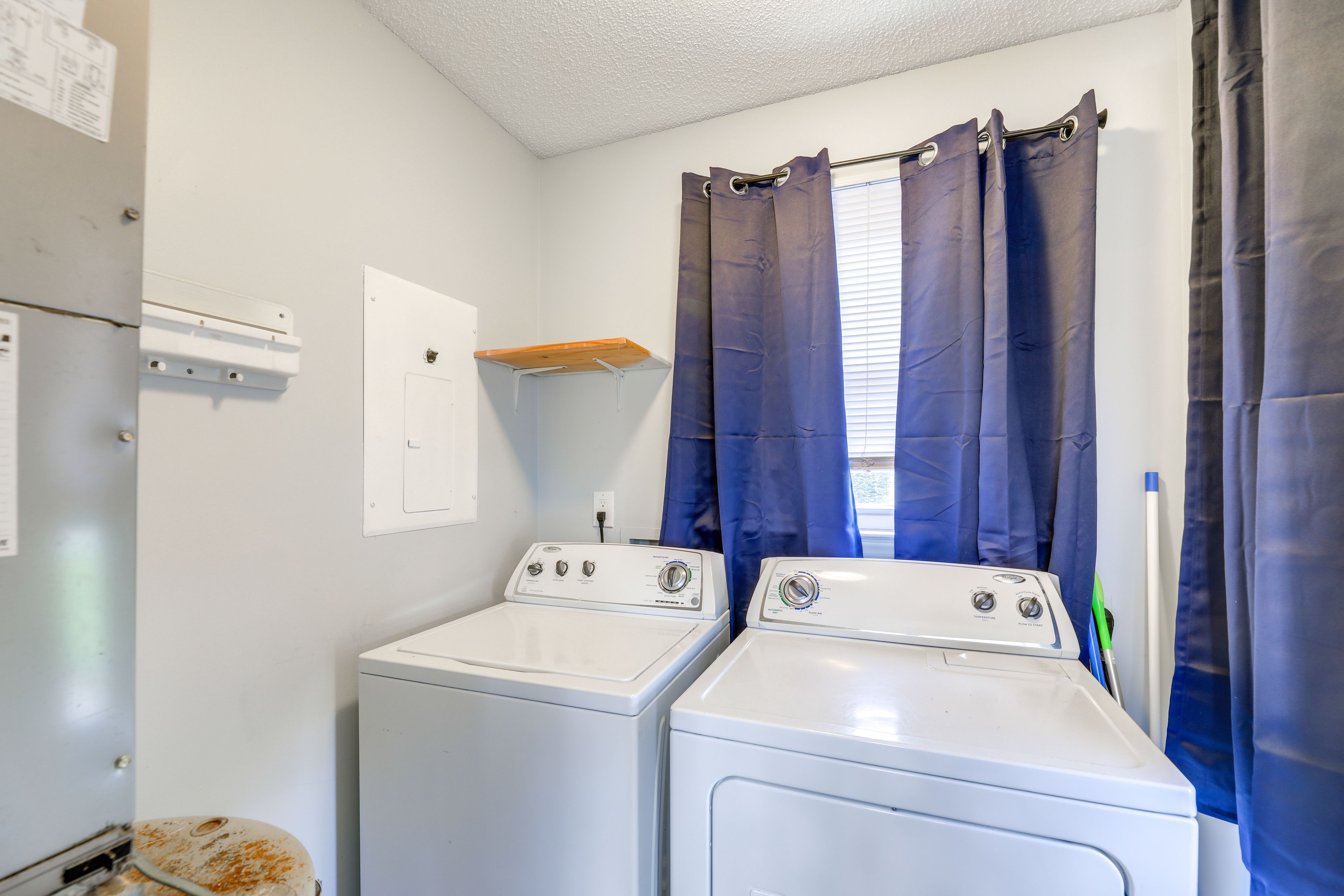 Laundry Room | Washer & Dryer | Iron/Board | Trash Bags/Paper Towels | Hangers