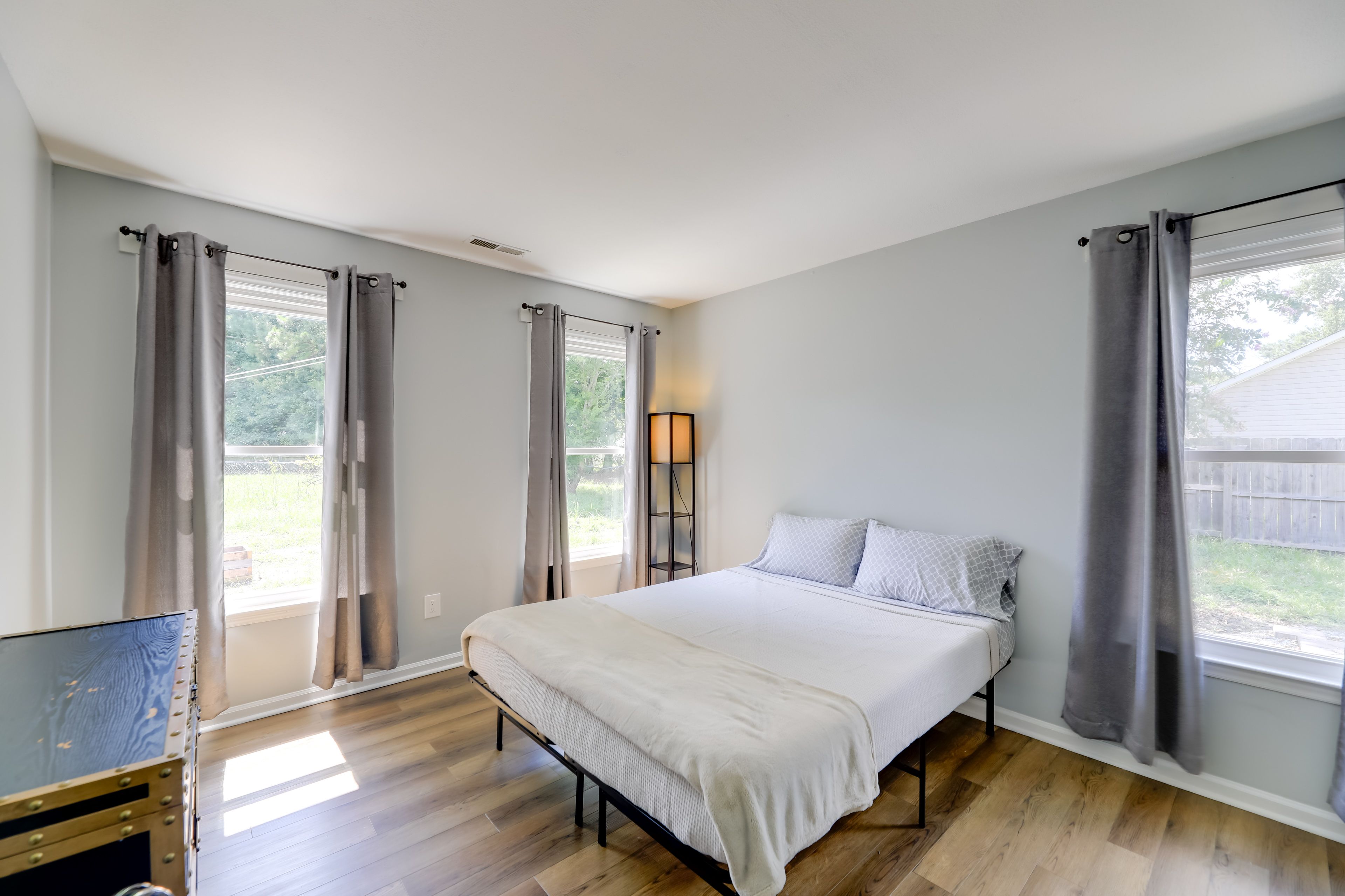 Bedroom 1 | Queen Bed | Walk-In Closet | Dresser | Linens Provided