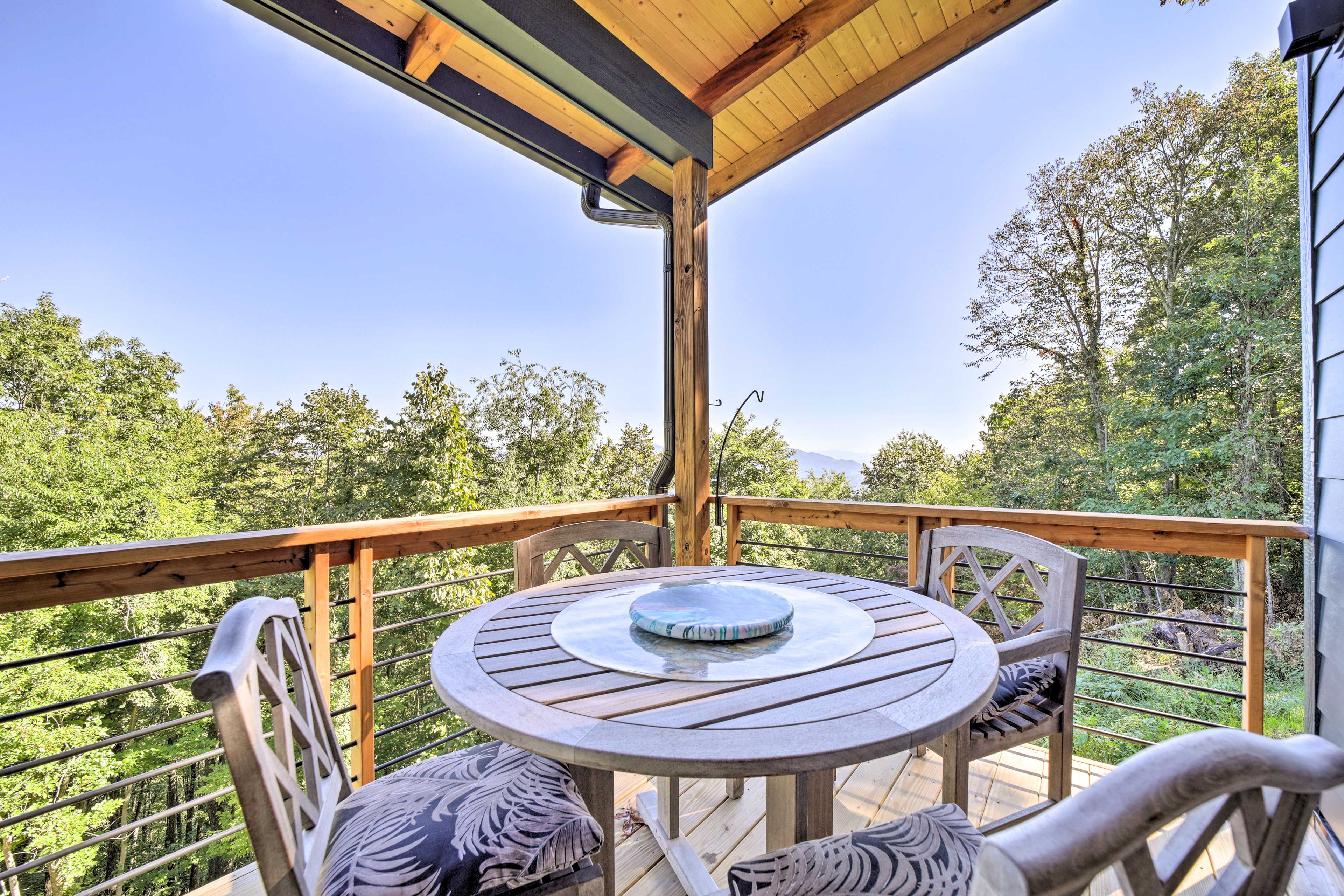 Private Deck | Smoky Mountain Views