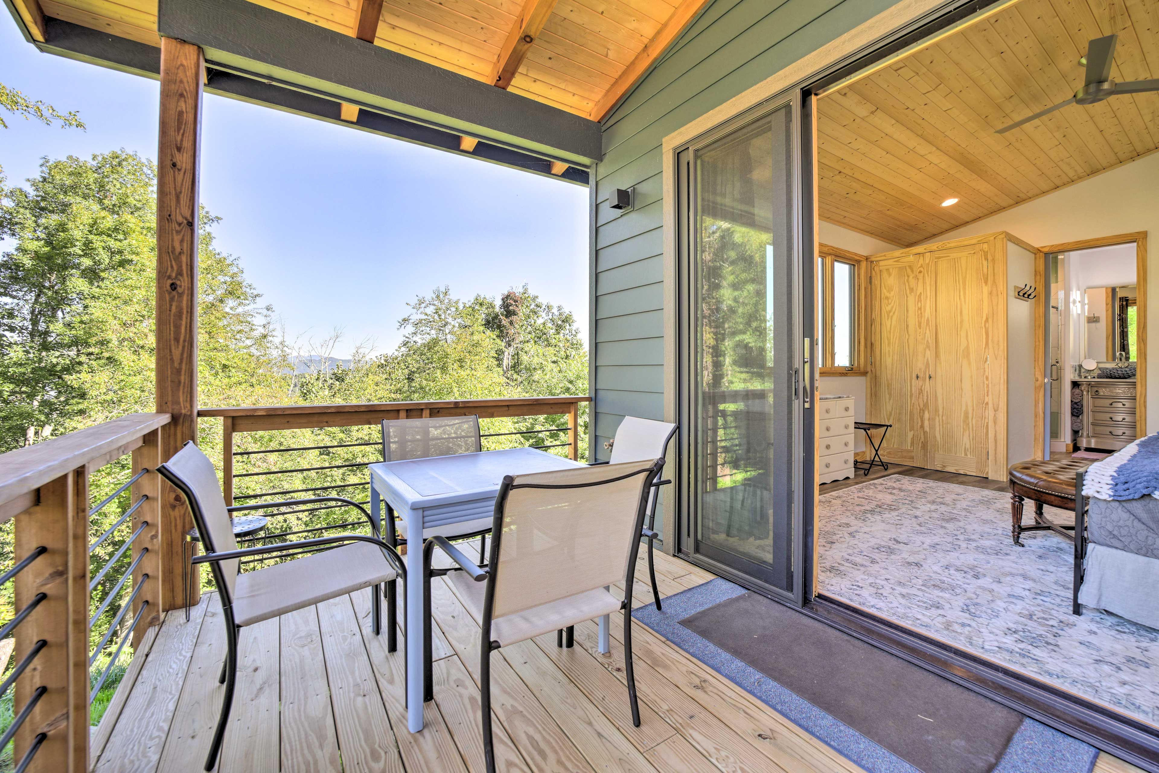 Private Patio | Outdoor Dining | Ring Doorbell Camera
