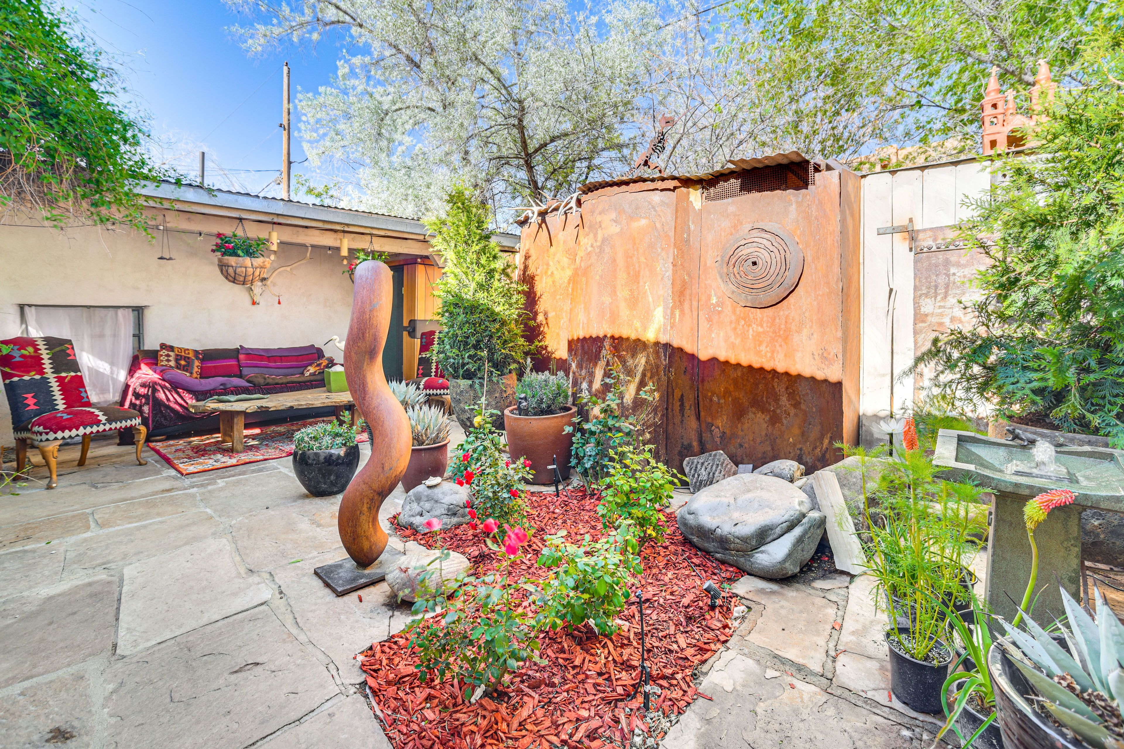 Shared Courtyard | Covered Patio