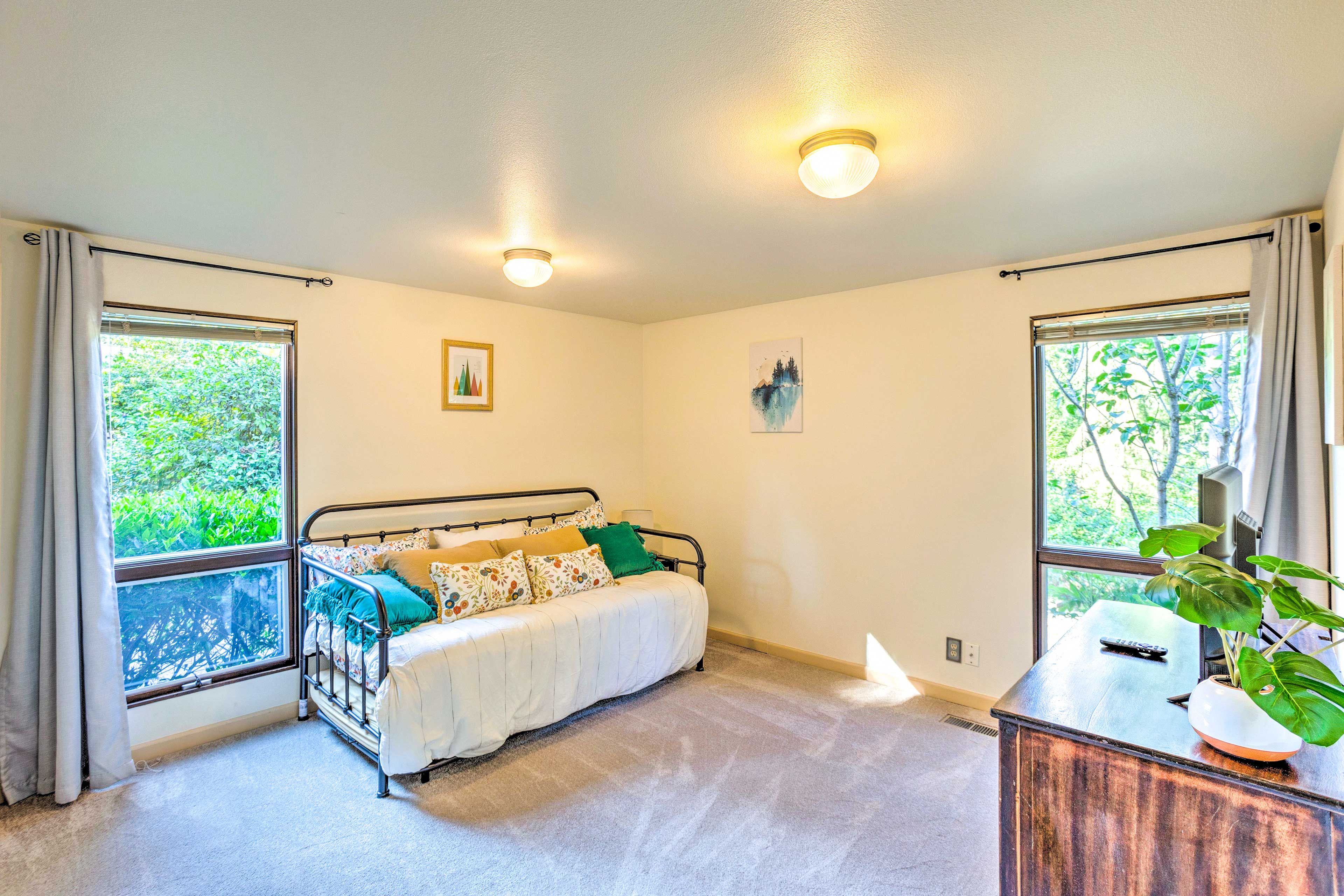 Bedroom 3 | Twin Bed w/ Twin Trundle