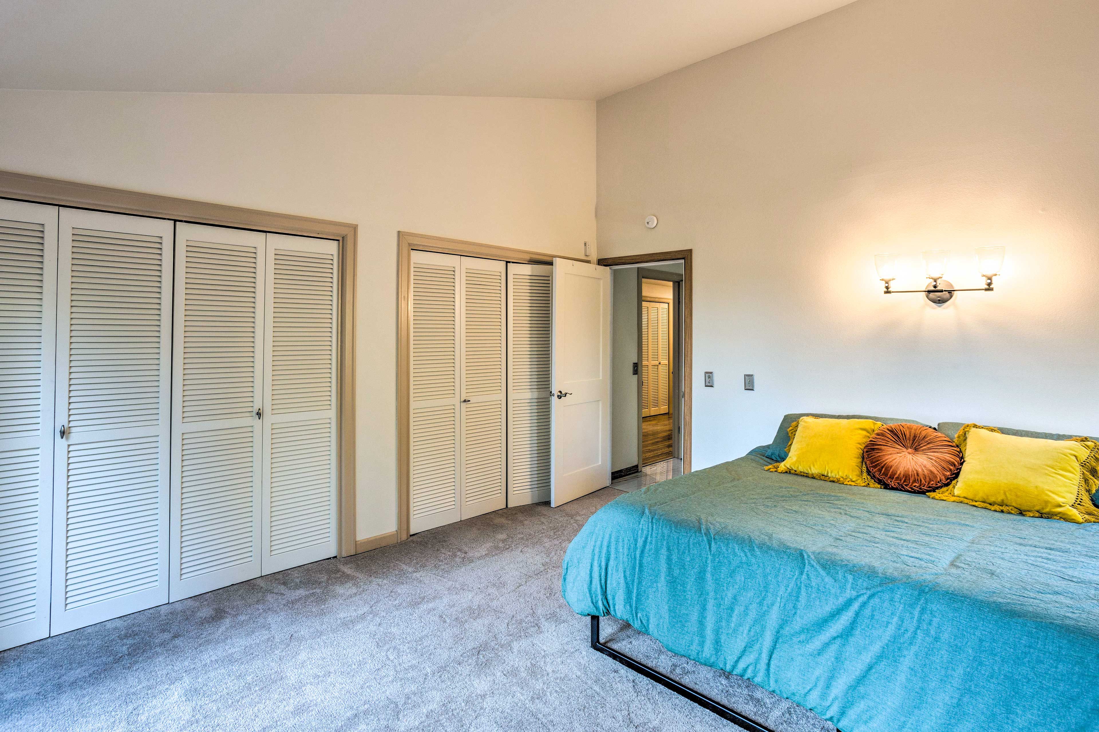 Bedroom 1 | King Bed | Deck Access