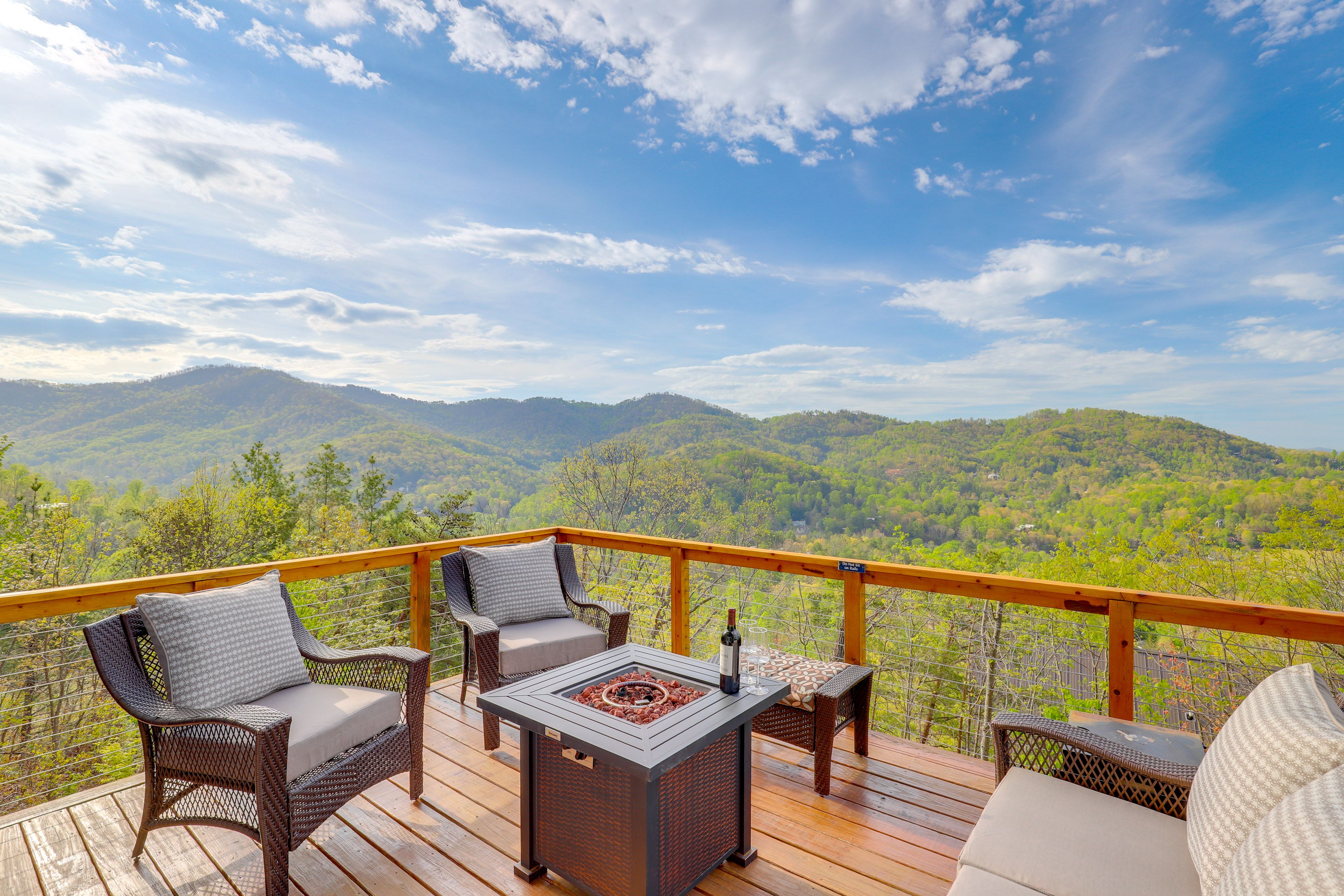 Asheville Vacation Rental | 4BR | 3.5BA | 2,400 Sq Ft | Access Only By Stairs